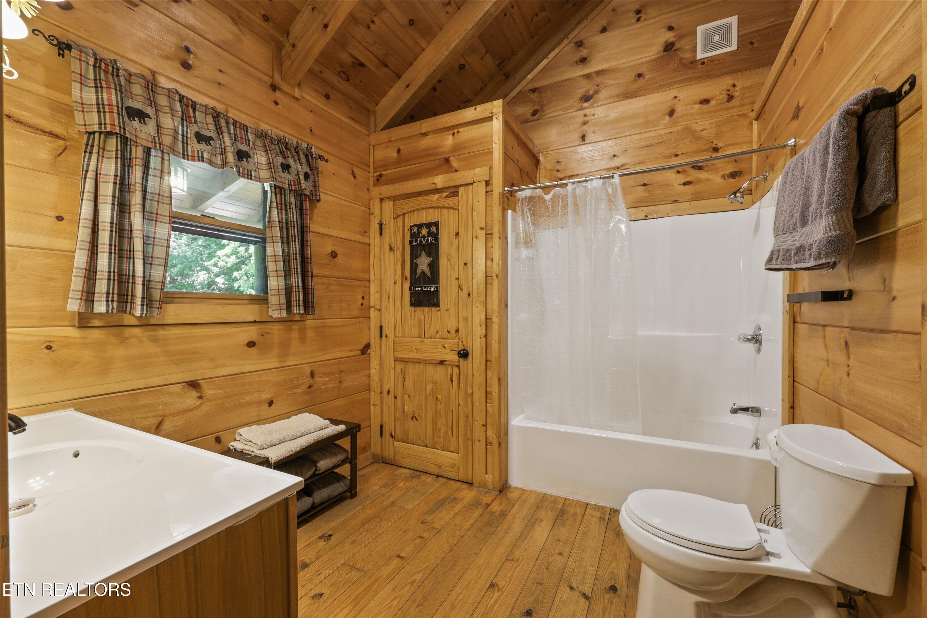 3869 Henry Town Road Sevierville TN 37876