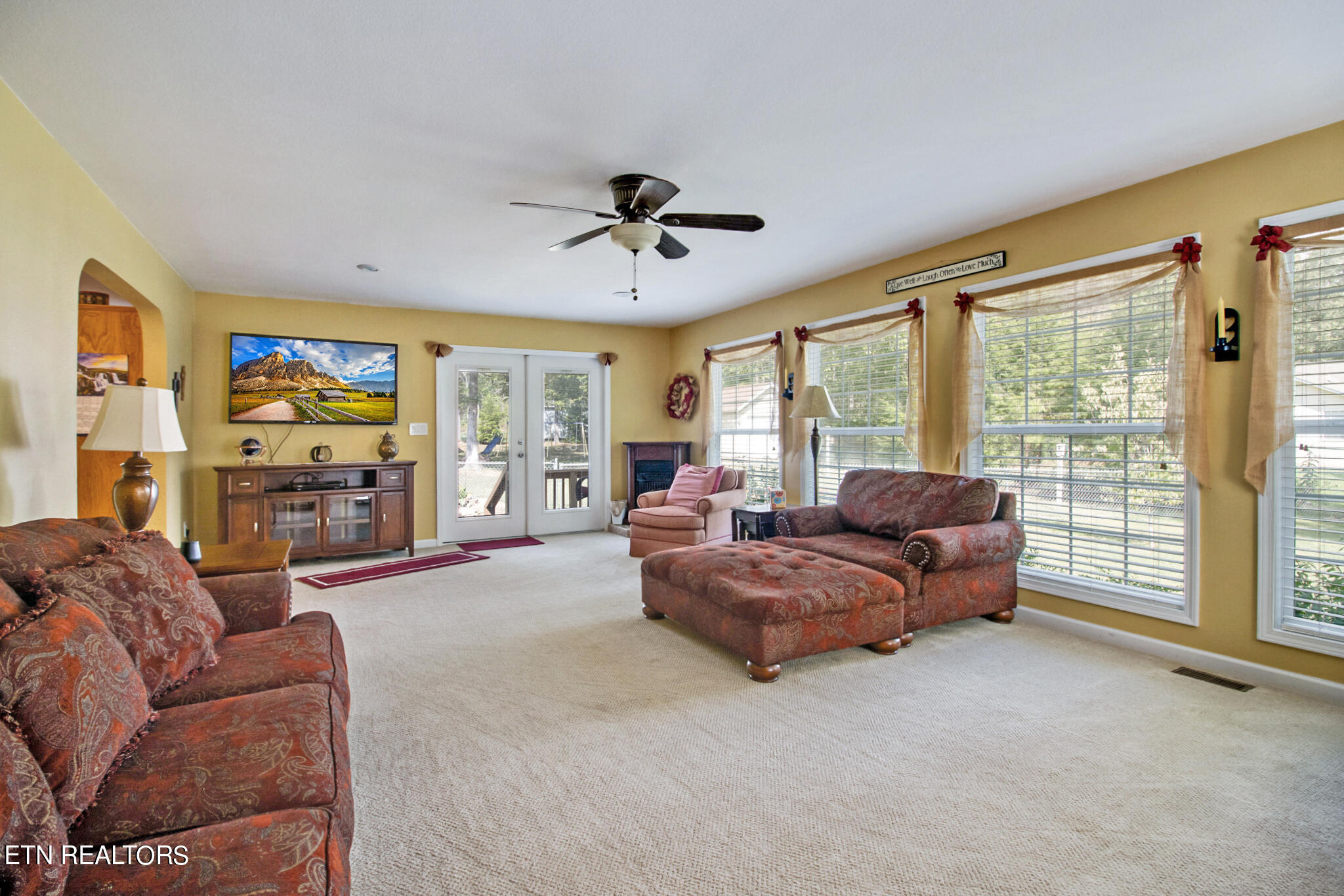 7015 Chief White Eagle Lane Crossville TN 38572