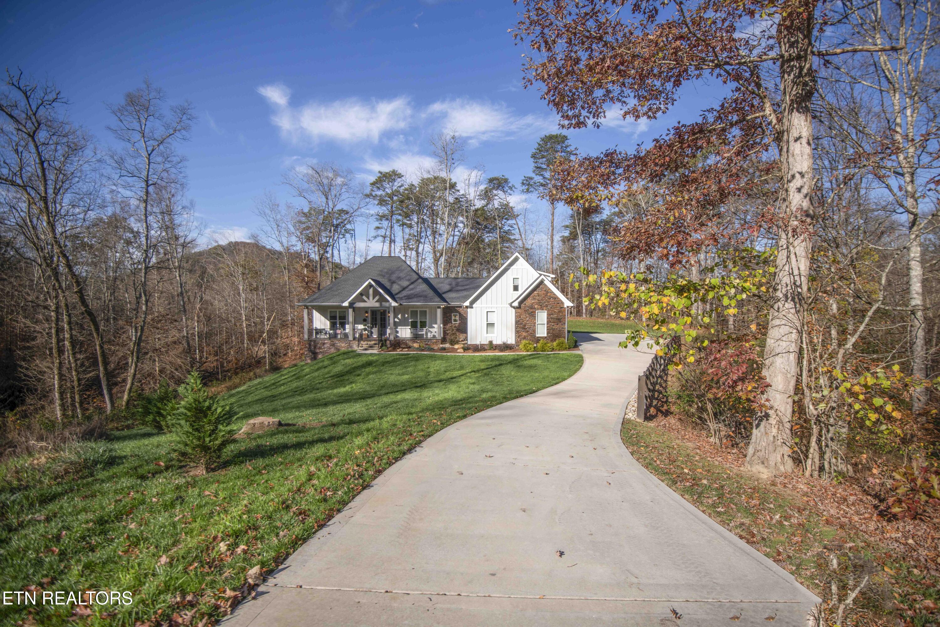 9223 White Lightning Way Knoxville TN 37938