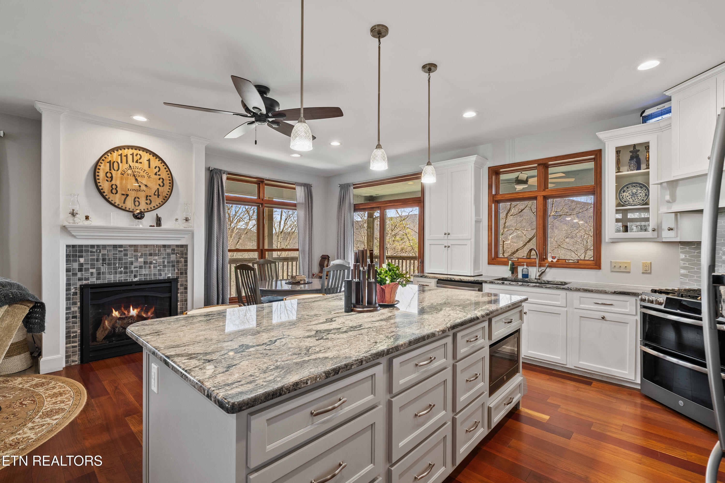 2932 Mockingbird Way Sevierville TN 37862