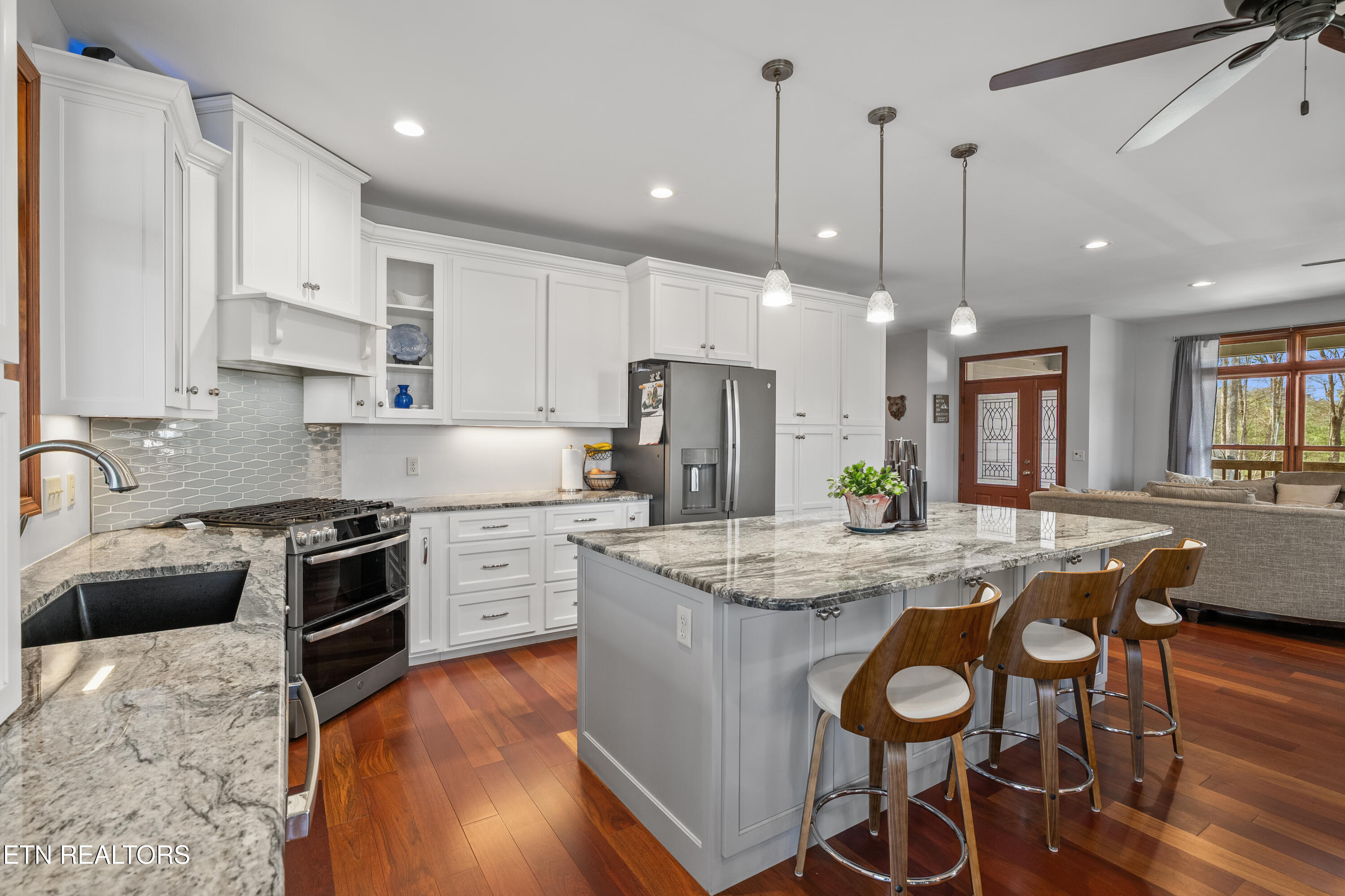 2932 Mockingbird Way Sevierville TN 37862