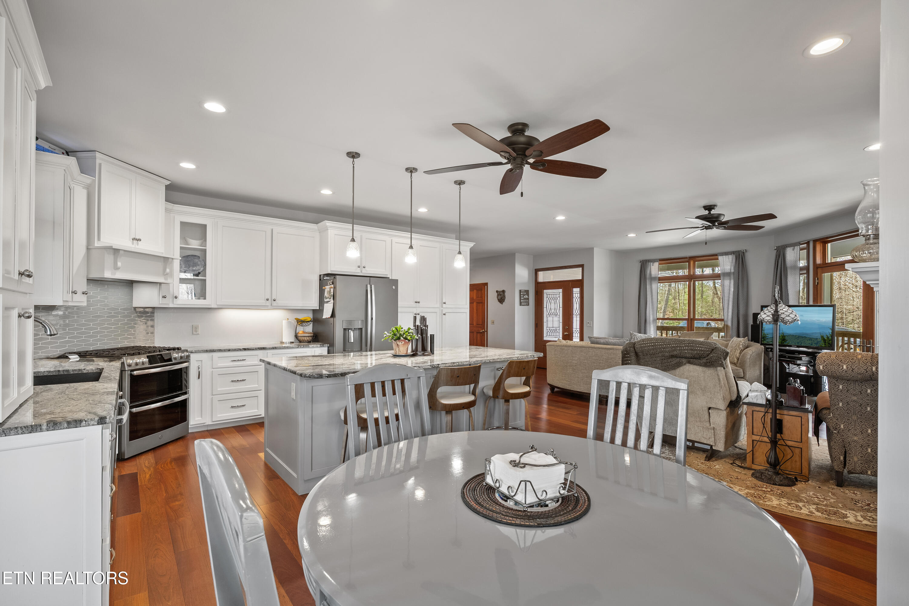 2932 Mockingbird Way Sevierville TN 37862