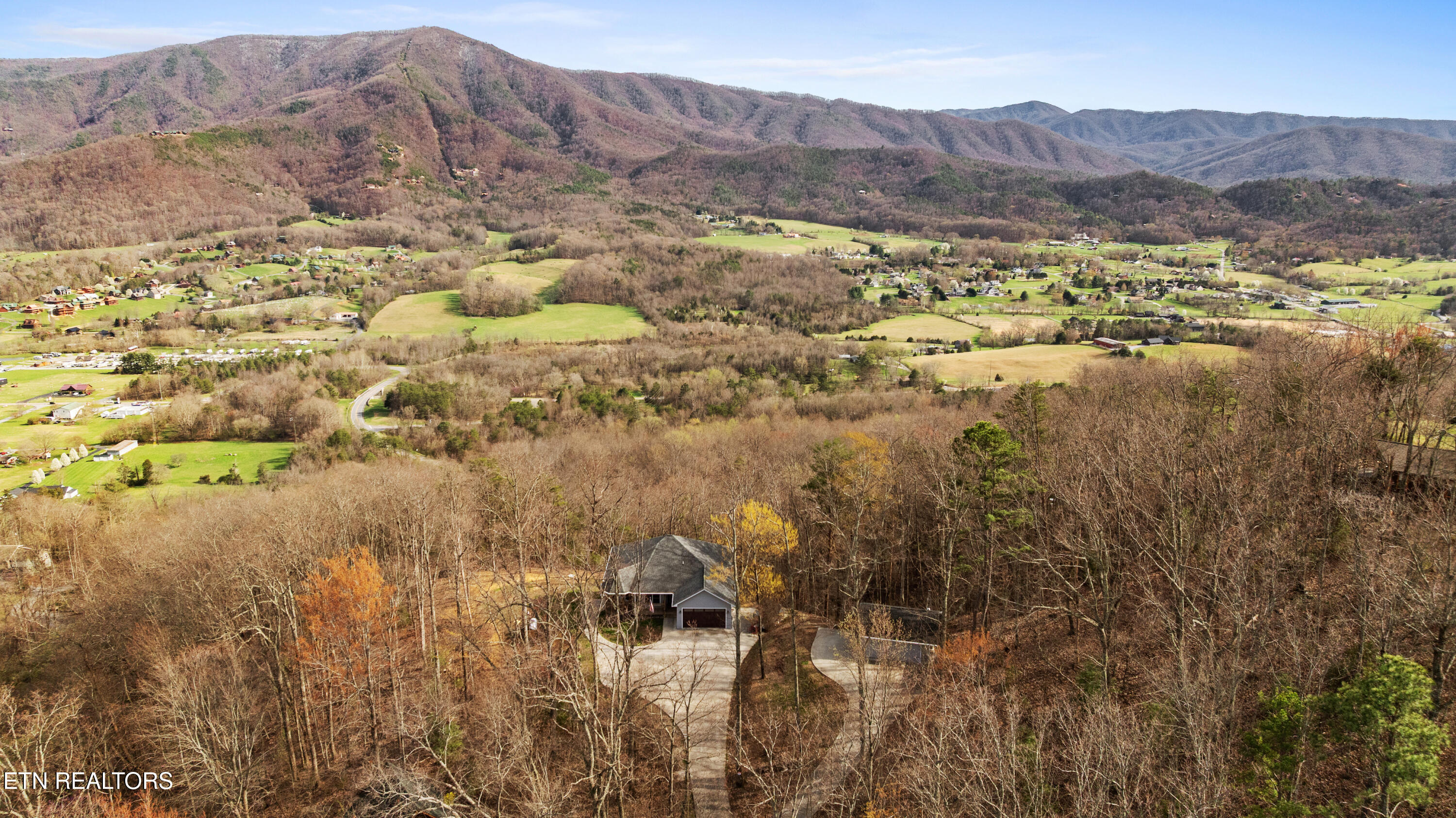 2932 Mockingbird Way Sevierville TN 37862