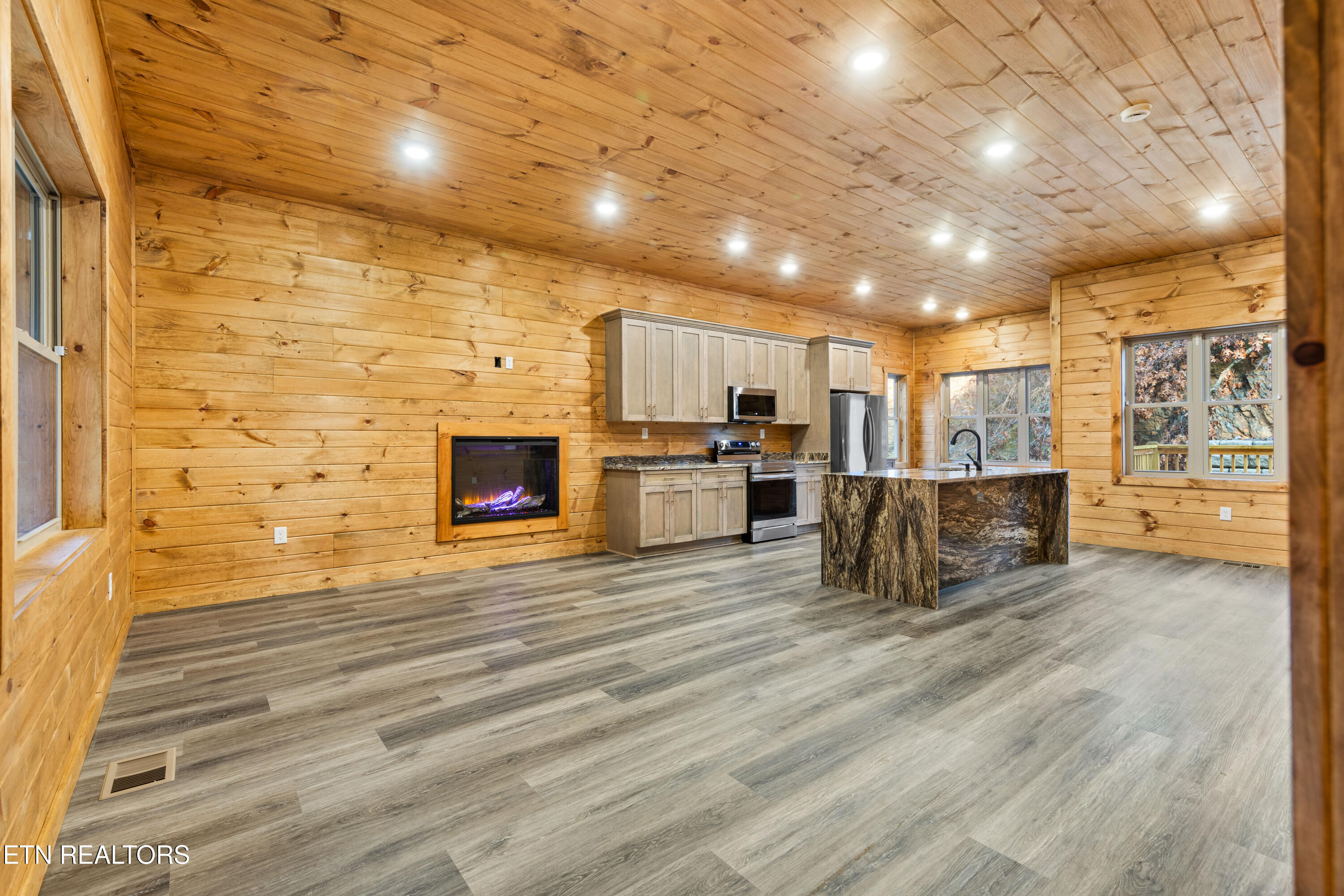 1045 Deep Hollow Road Gatlinburg TN 37738