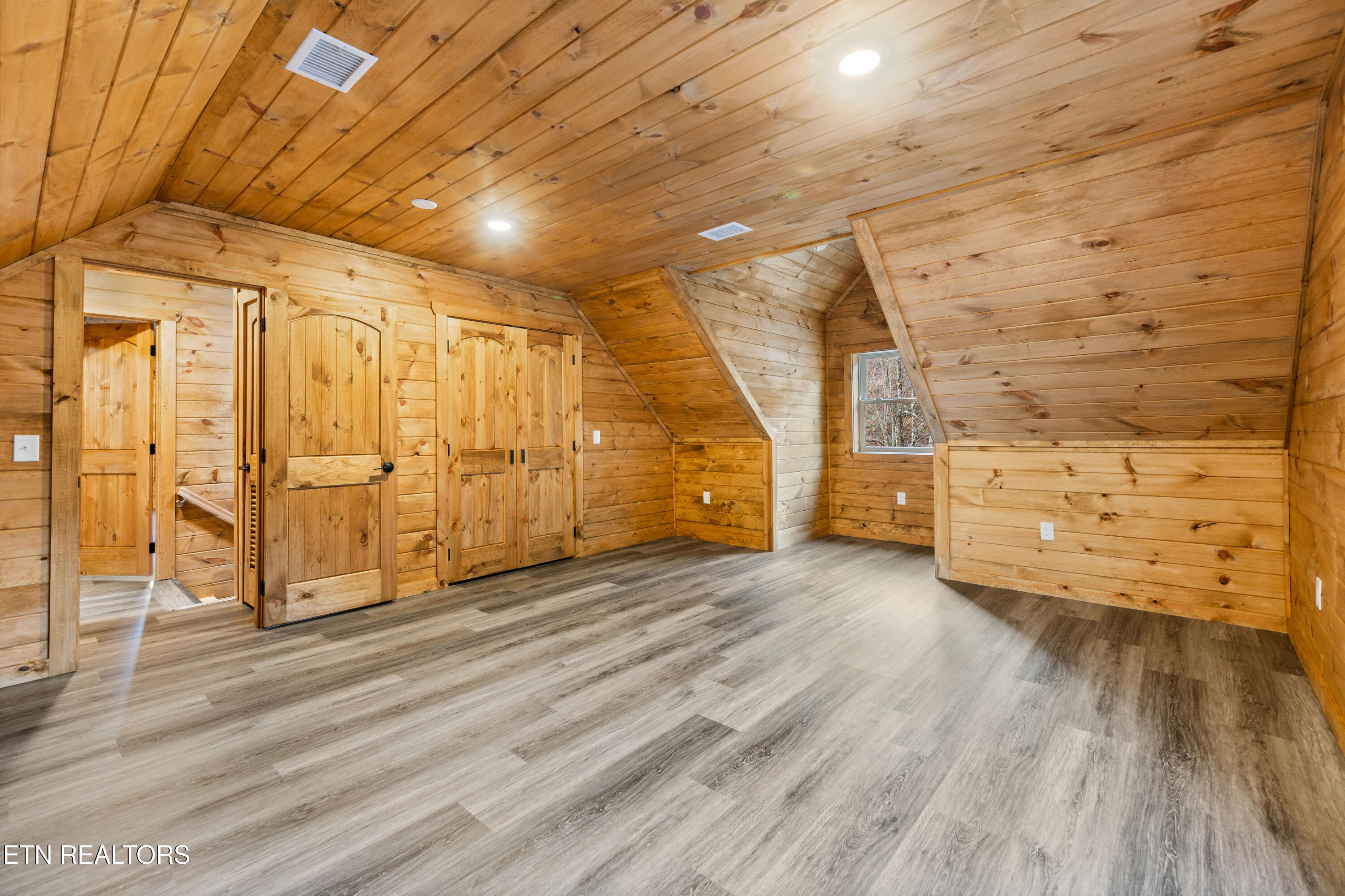 1045 Deep Hollow Road Gatlinburg TN 37738
