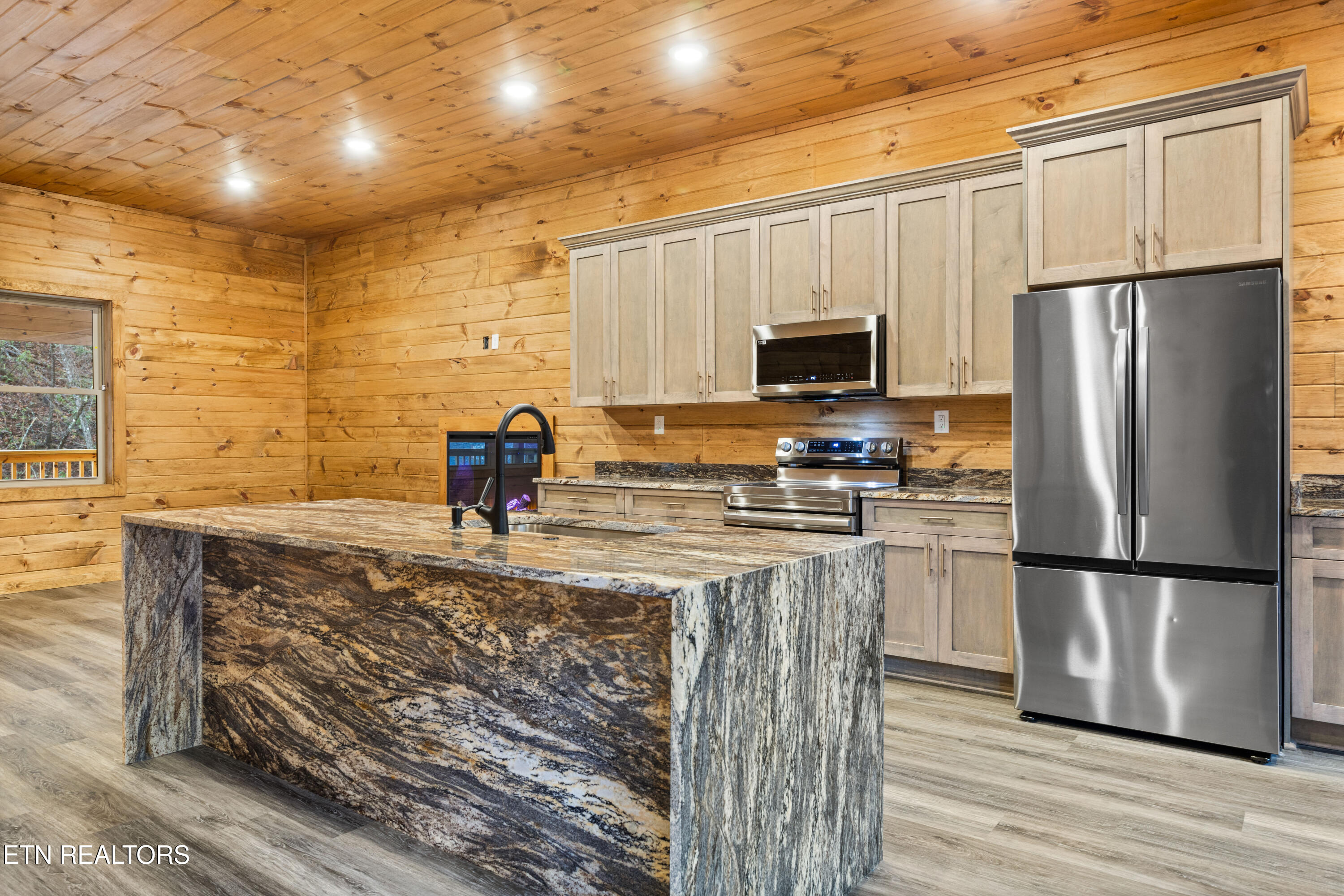 1045 Deep Hollow Road Gatlinburg TN 37738