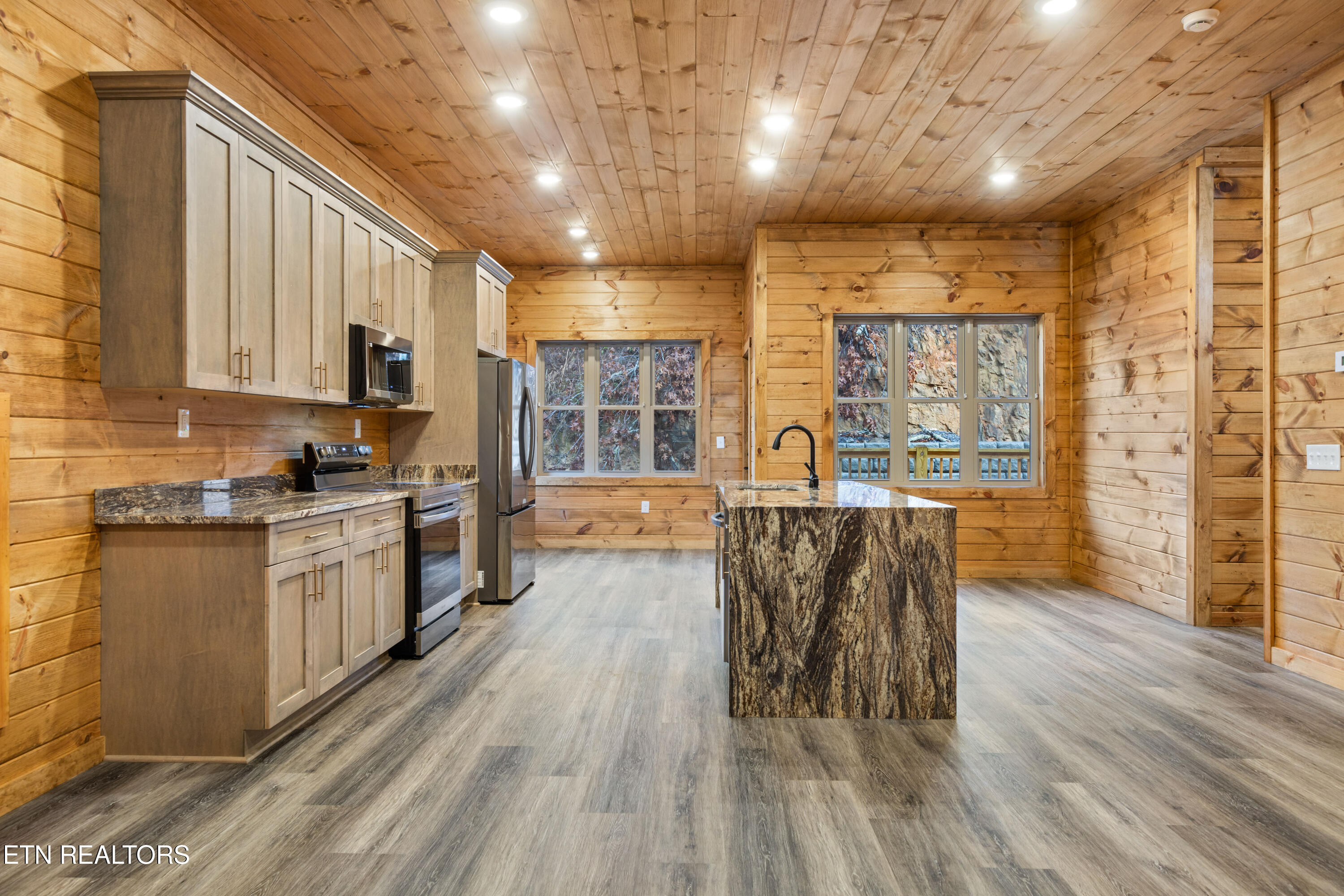 1045 Deep Hollow Road Gatlinburg TN 37738