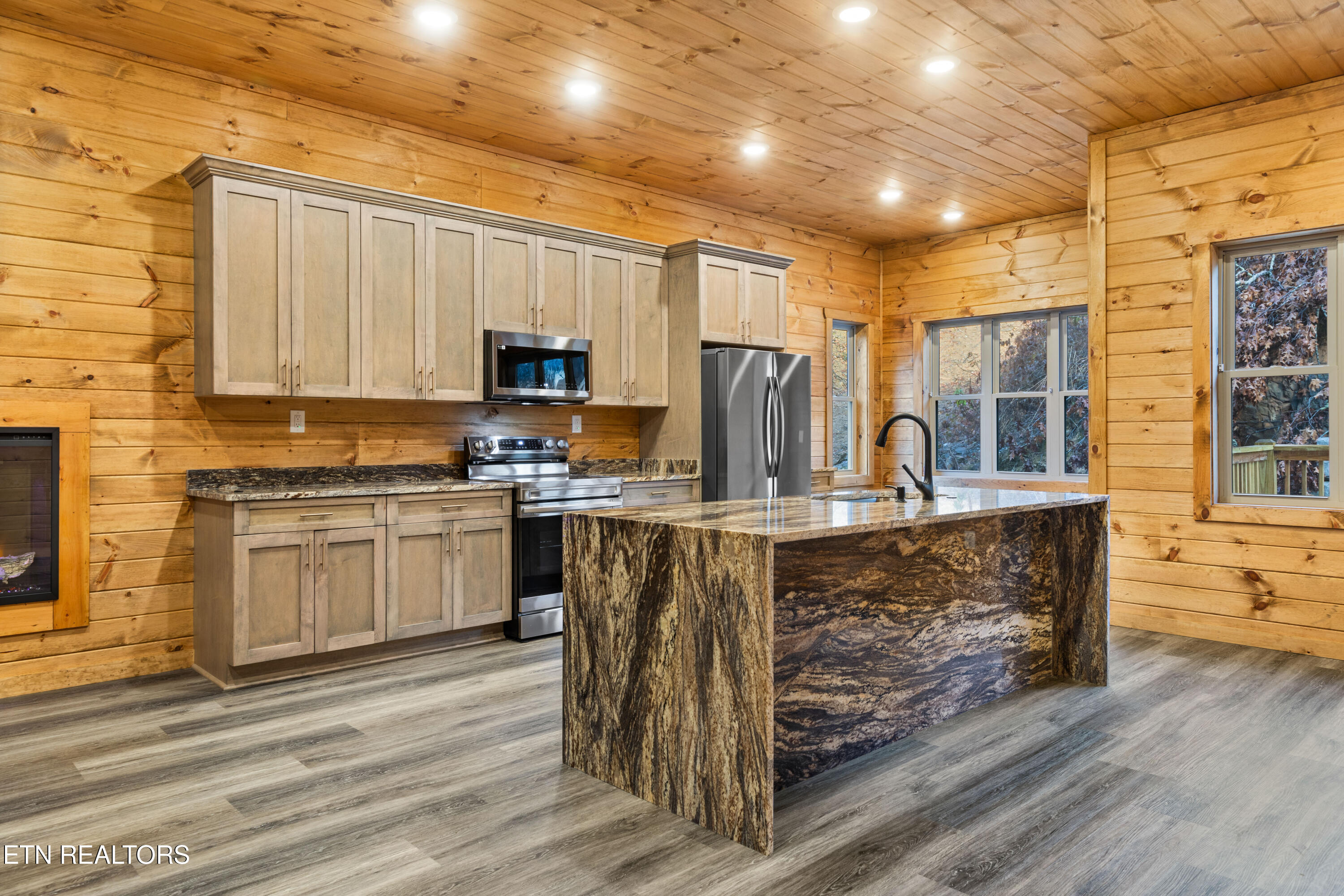 1045 Deep Hollow Road Gatlinburg TN 37738
