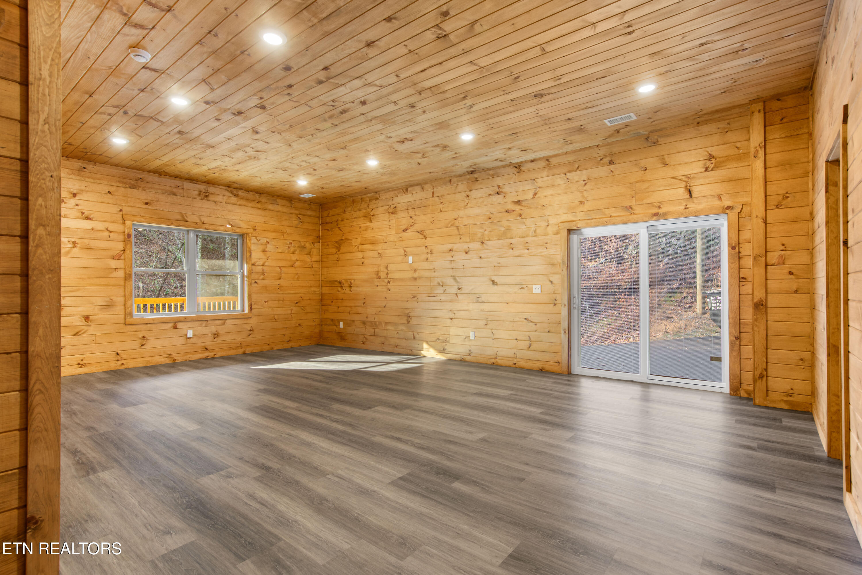 1045 Deep Hollow Road Gatlinburg TN 37738