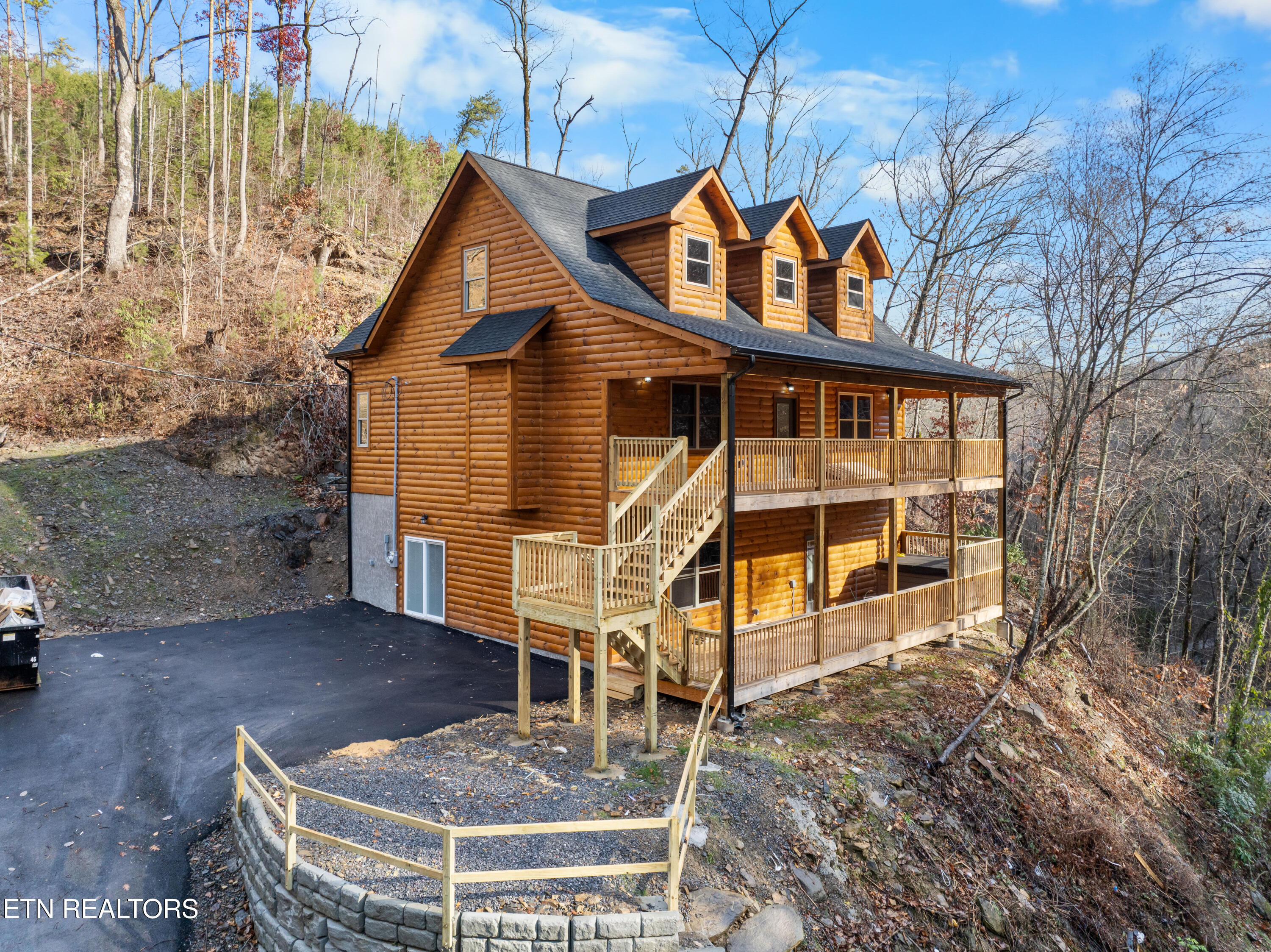 1045 Deep Hollow Road Gatlinburg TN 37738