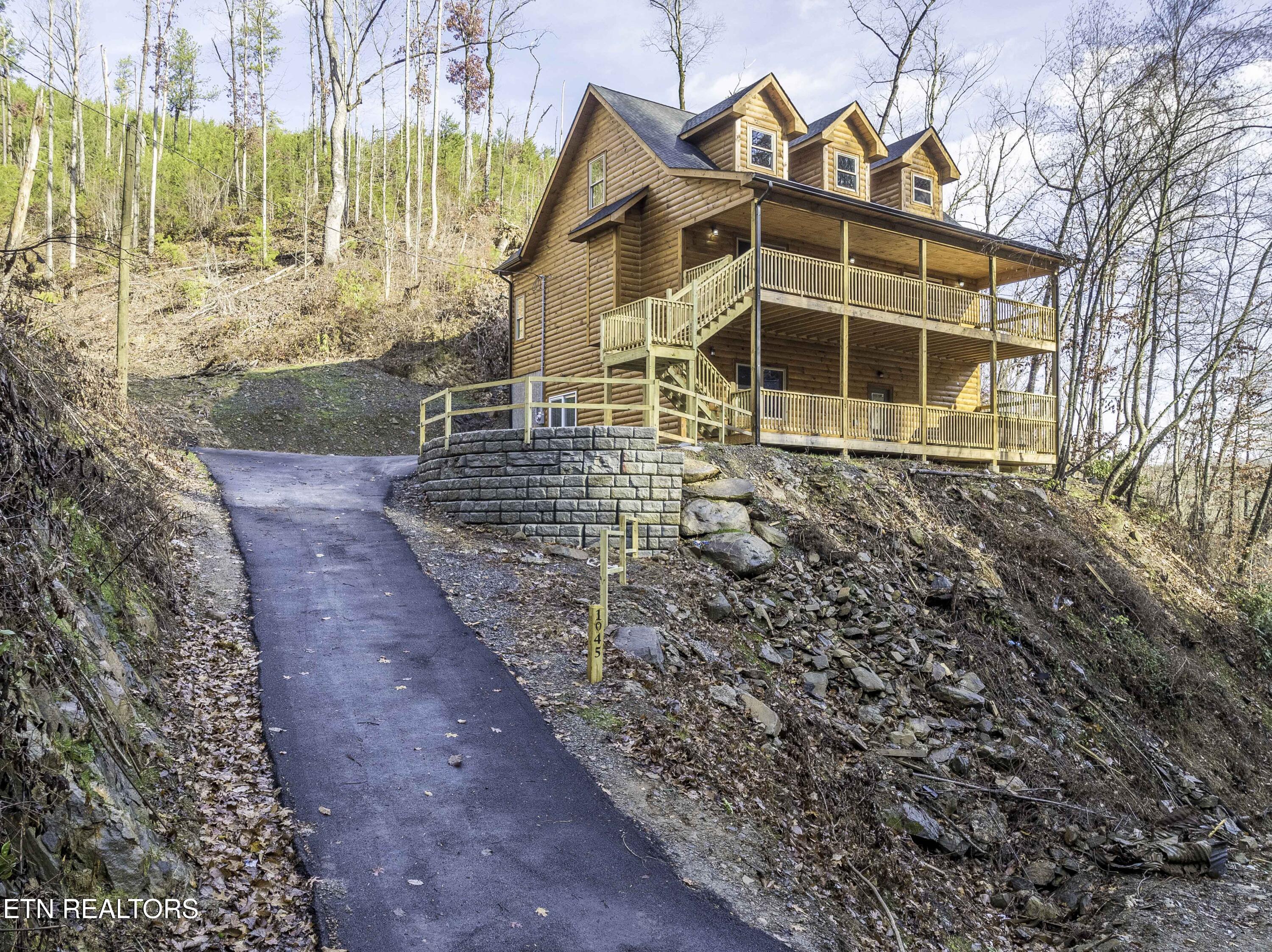 1045 Deep Hollow Road Gatlinburg TN 37738