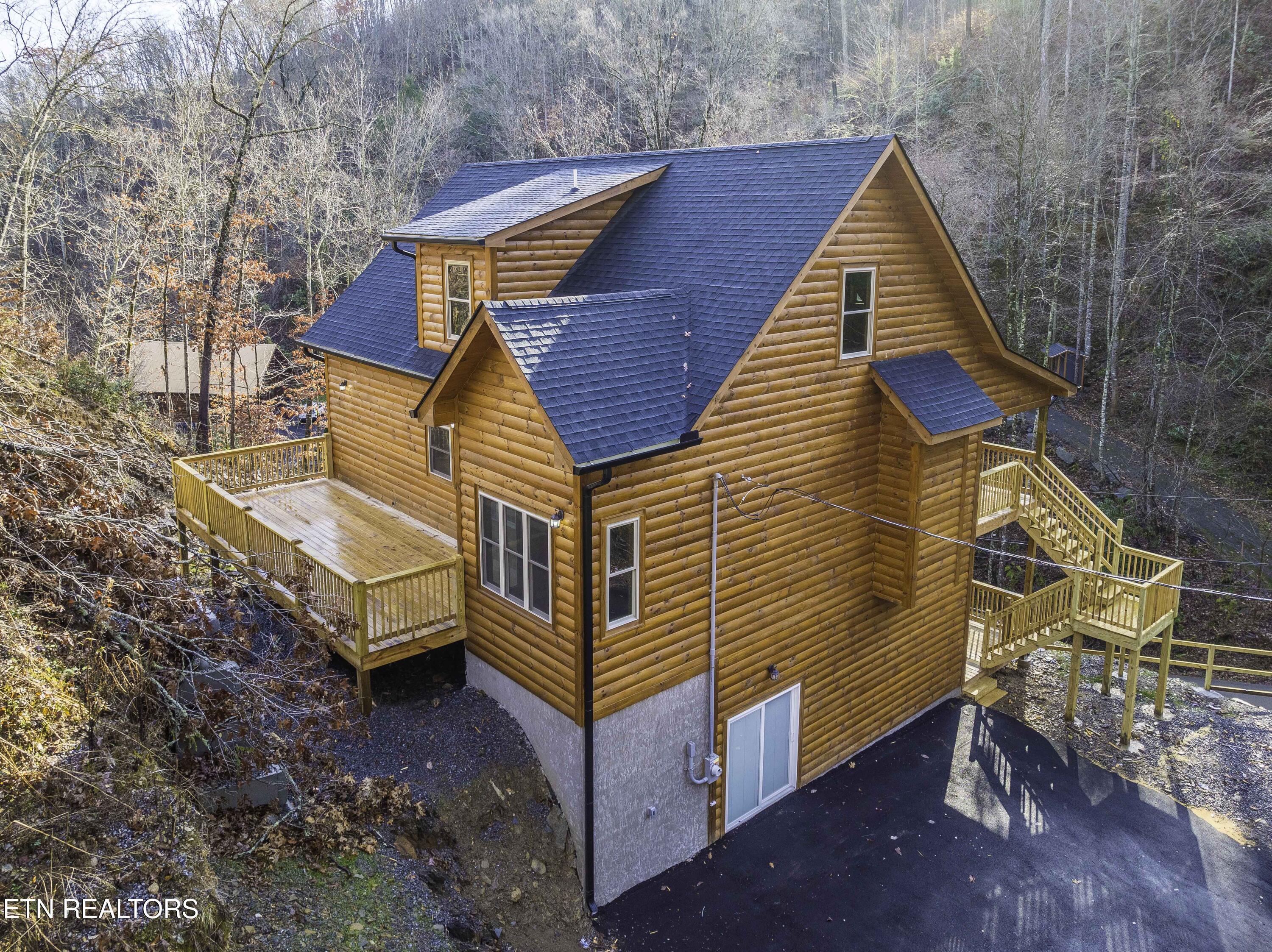 1045 Deep Hollow Road Gatlinburg TN 37738