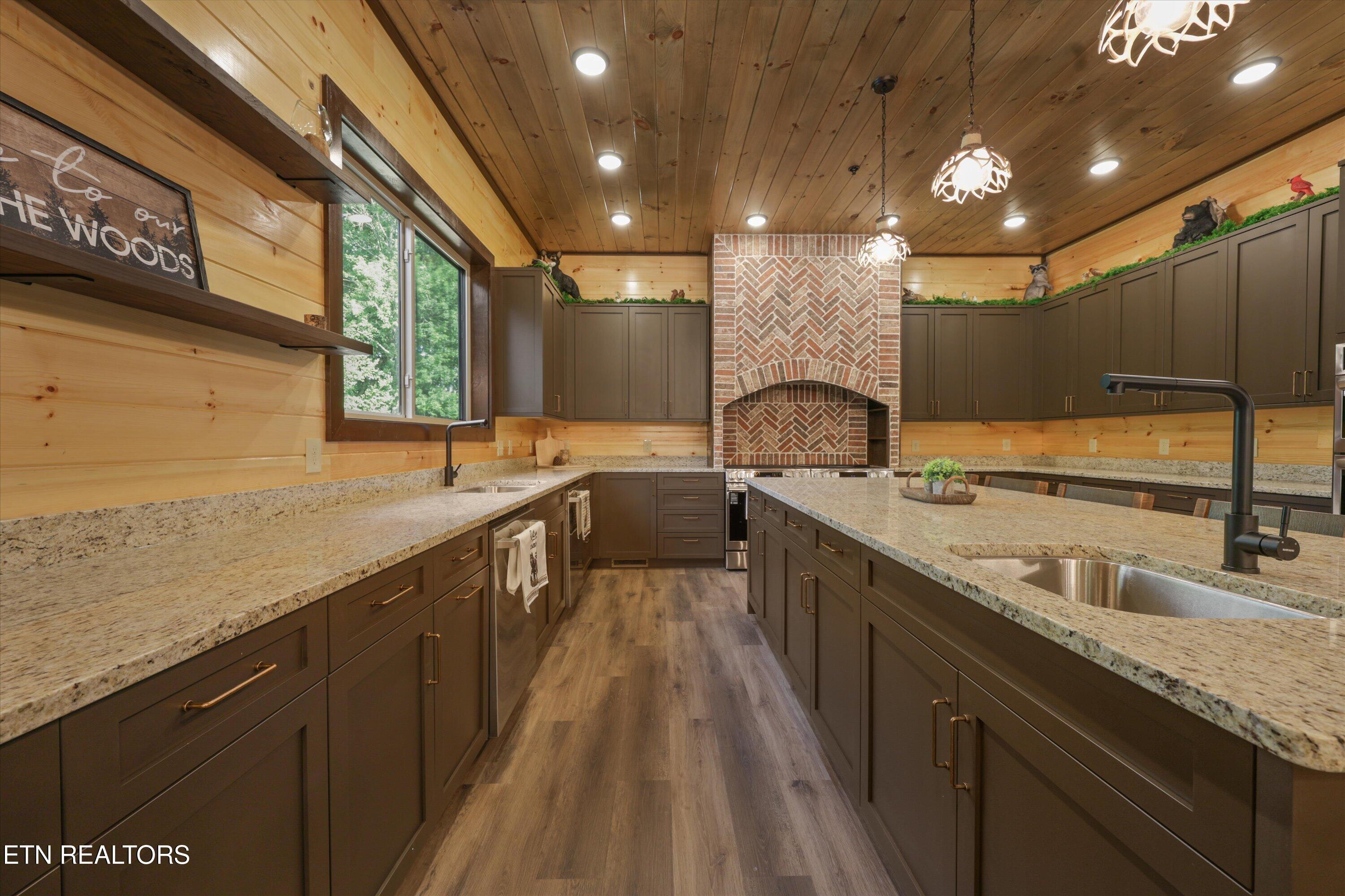 2662 High Valley Drive Pigeon Forge TN 37863