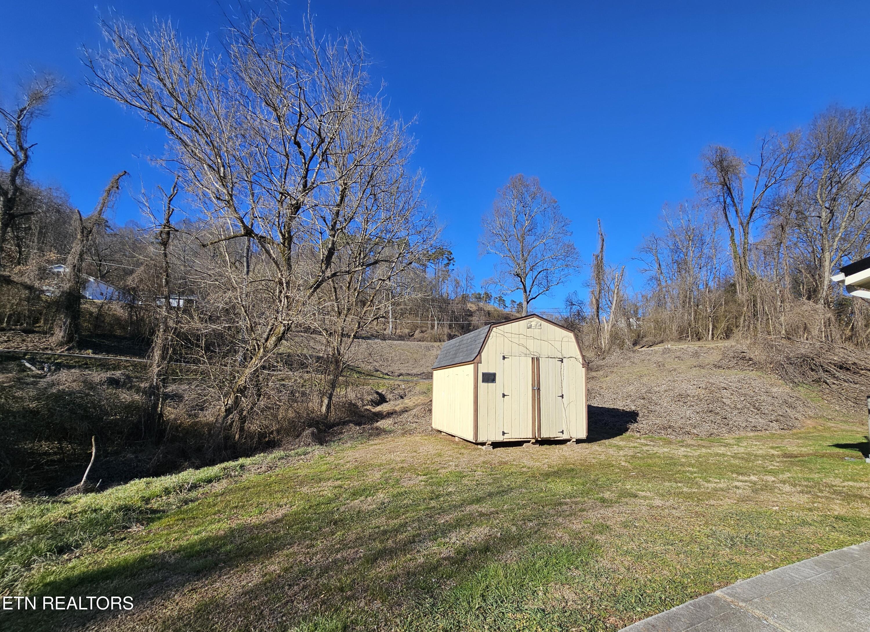 348 Washington Drive Harriman TN 37748