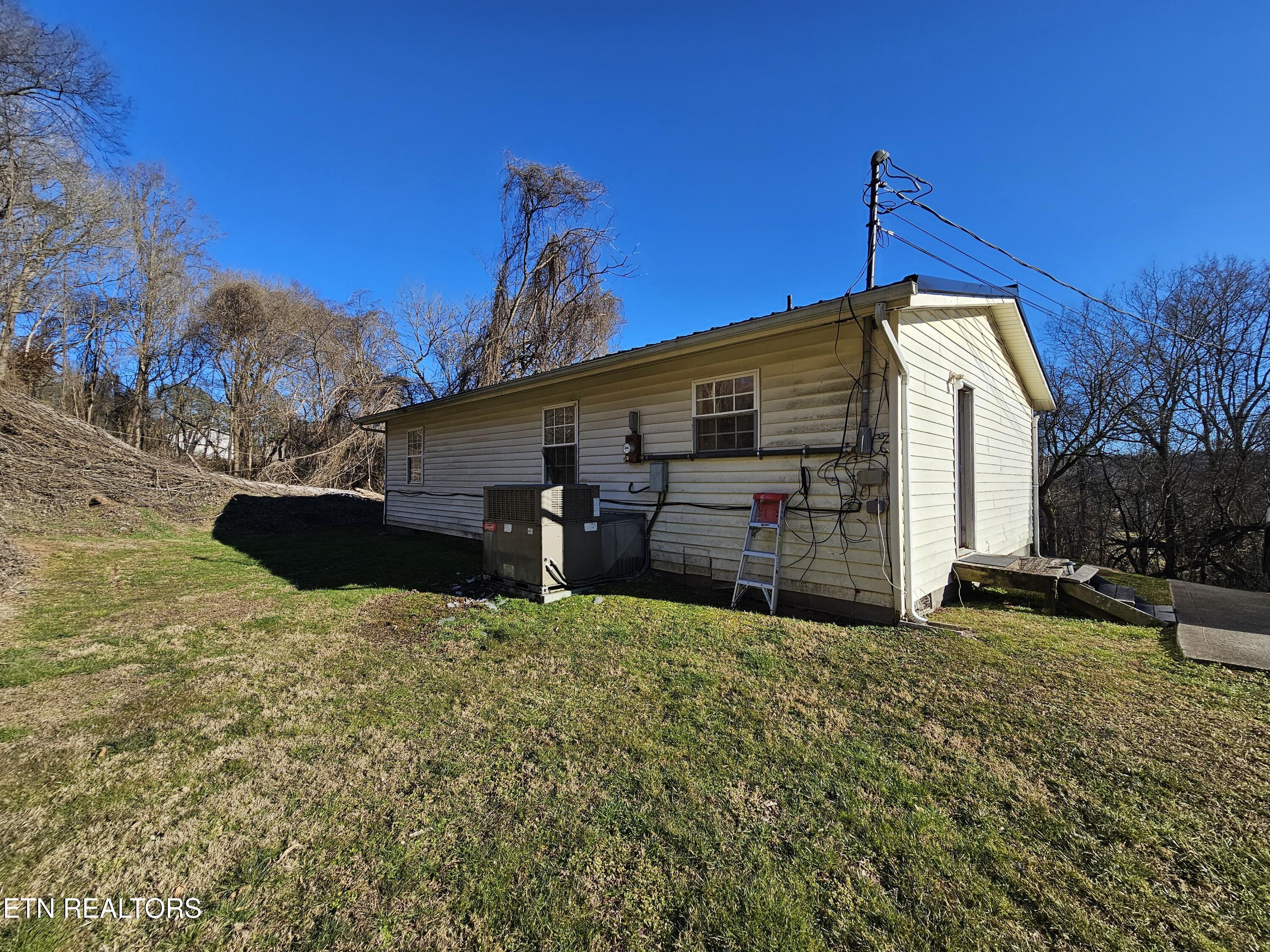 348 Washington Drive Harriman TN 37748