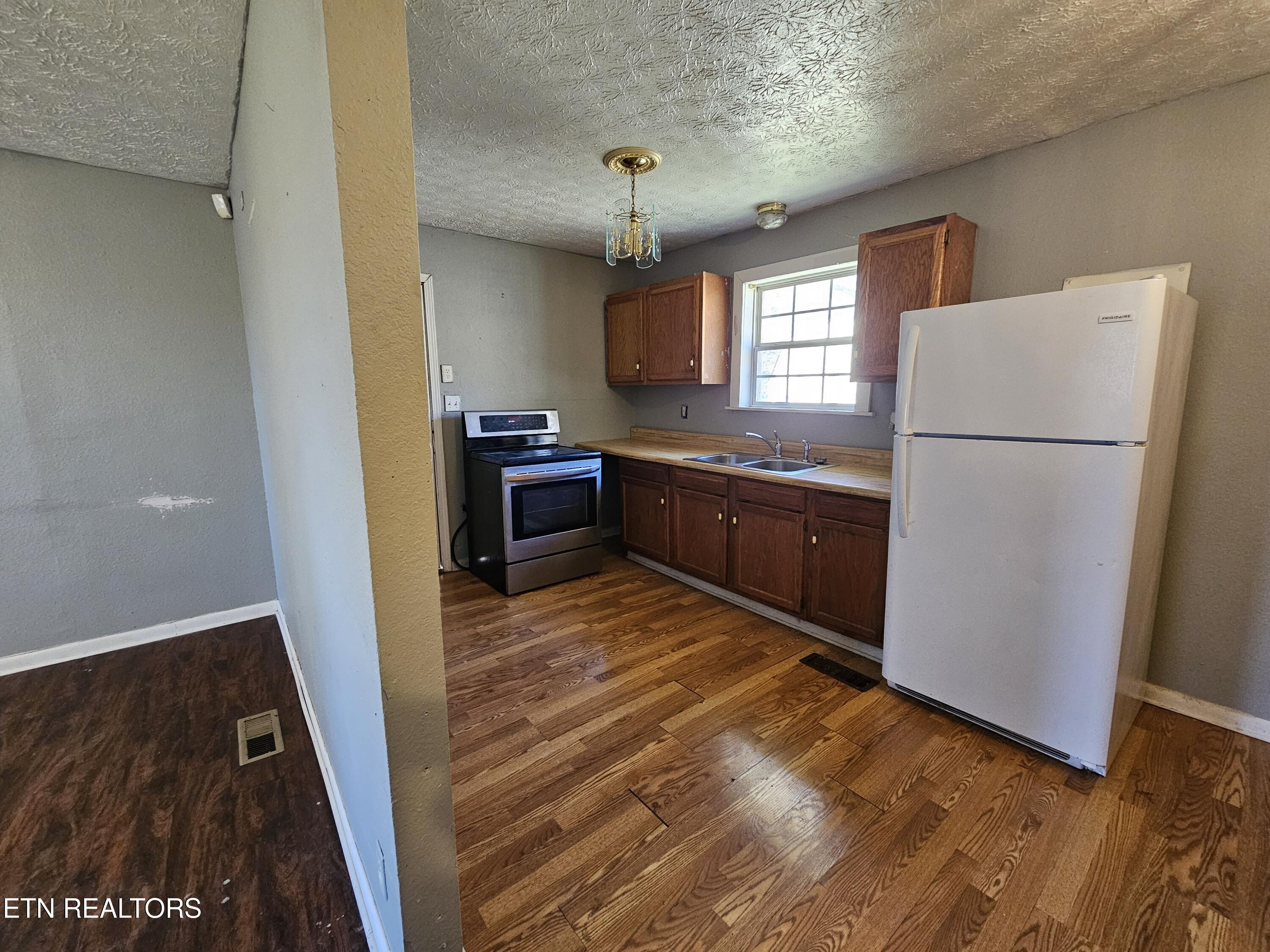 348 Washington Drive Harriman TN 37748