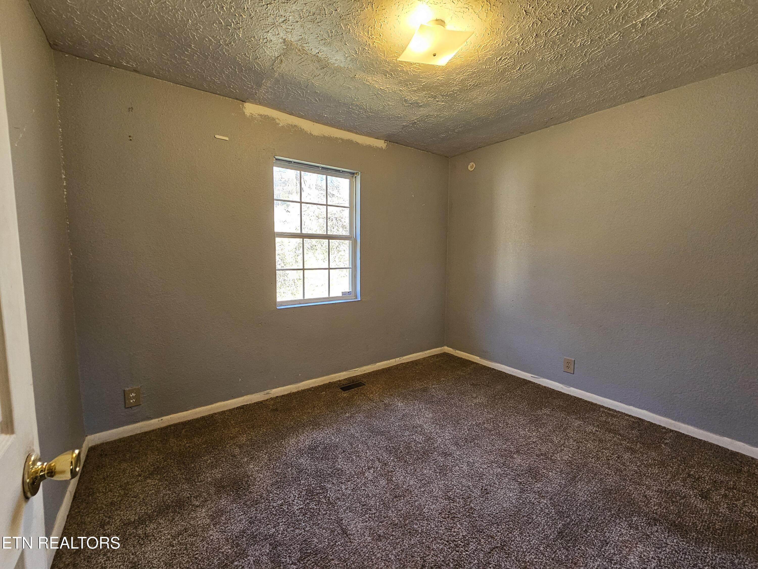 348 Washington Drive Harriman TN 37748