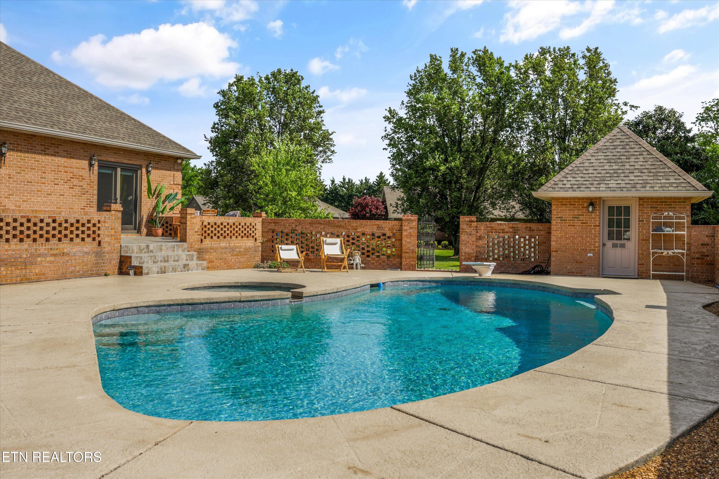 318 Hidden Cove Court Maryville TN 37803