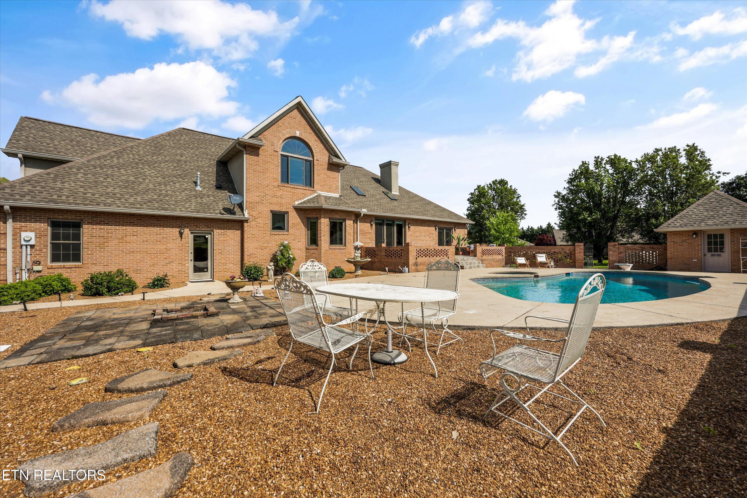318 Hidden Cove Court Maryville TN 37803
