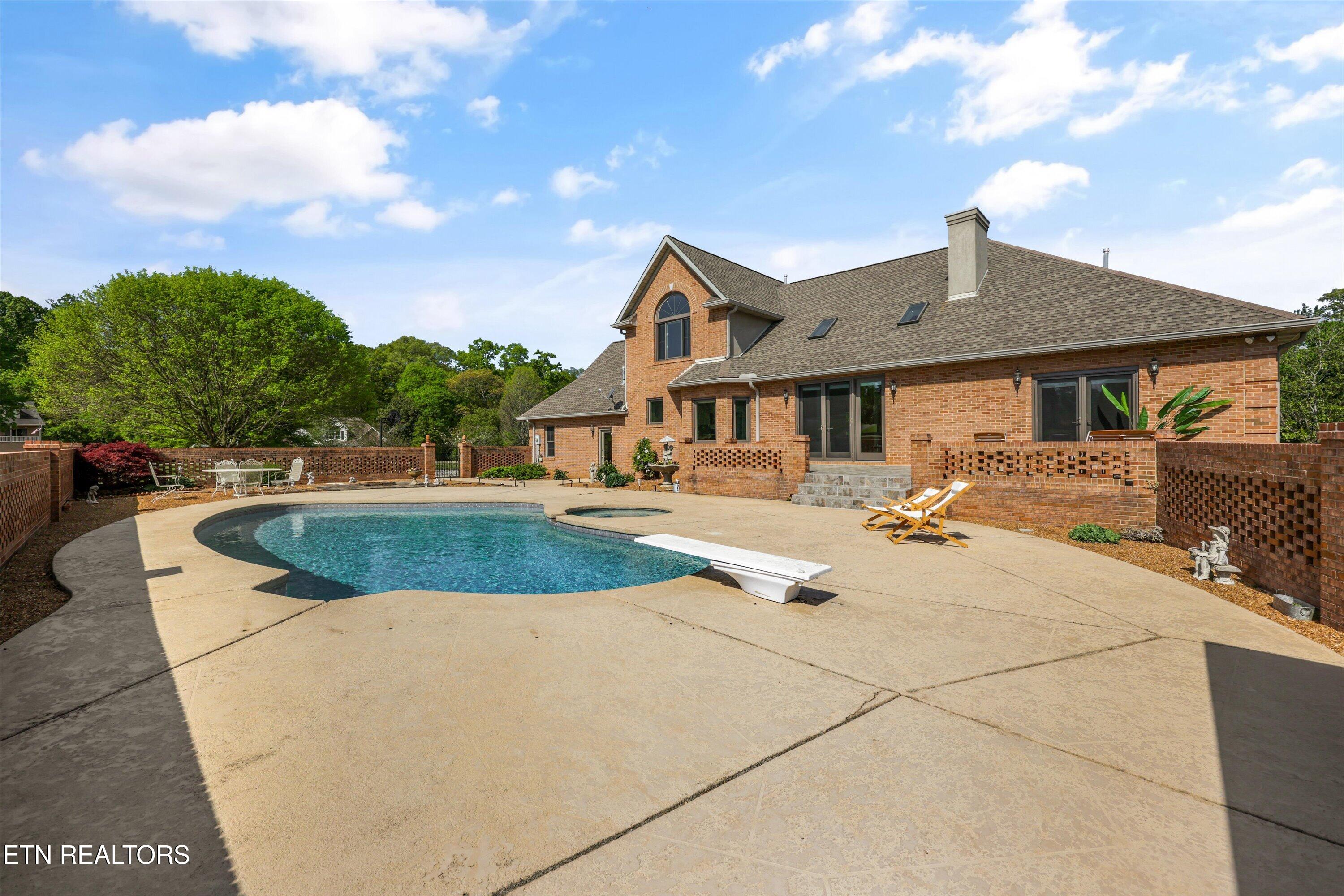 318 Hidden Cove Court Maryville TN 37803