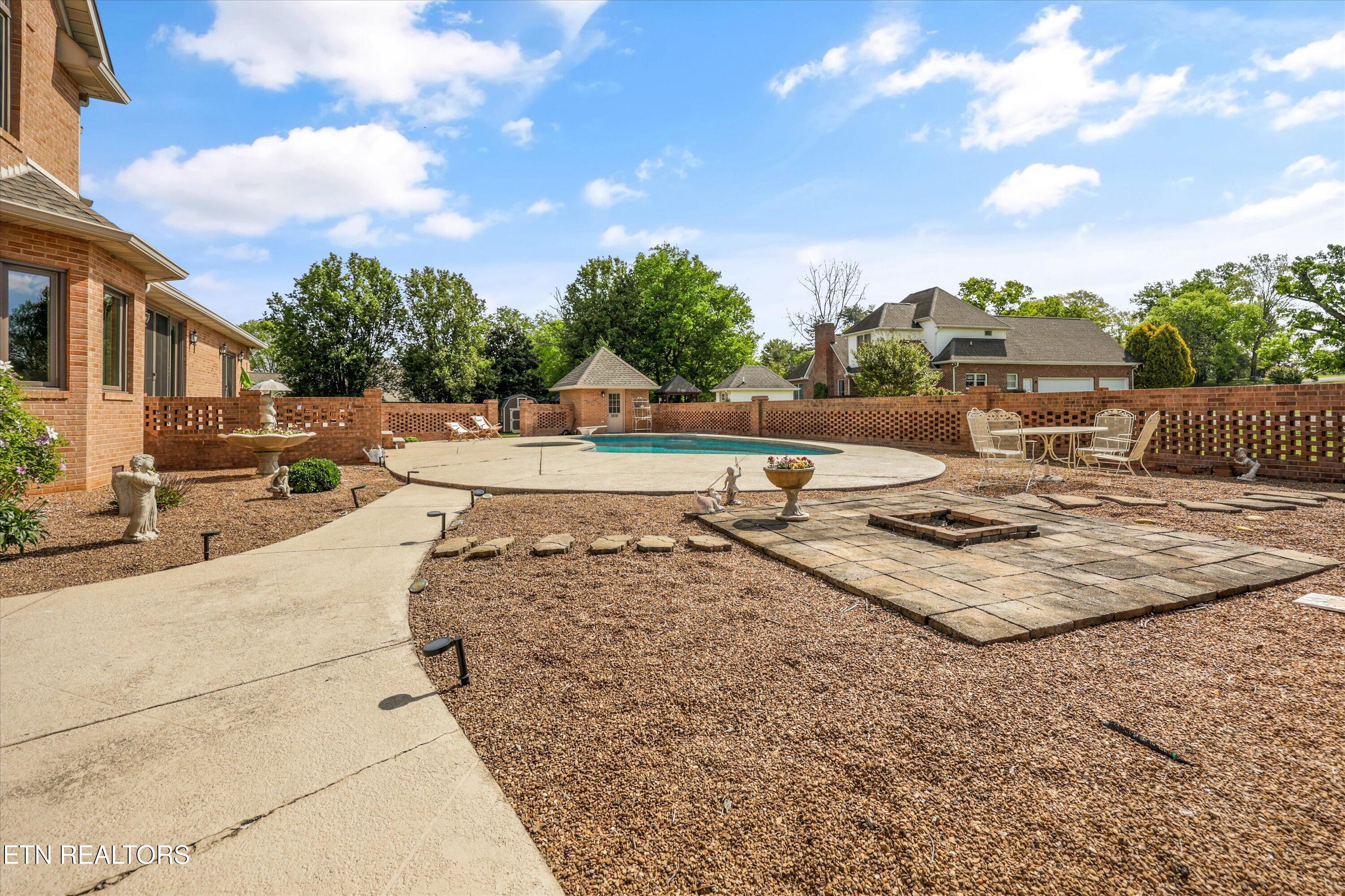 318 Hidden Cove Court Maryville TN 37803
