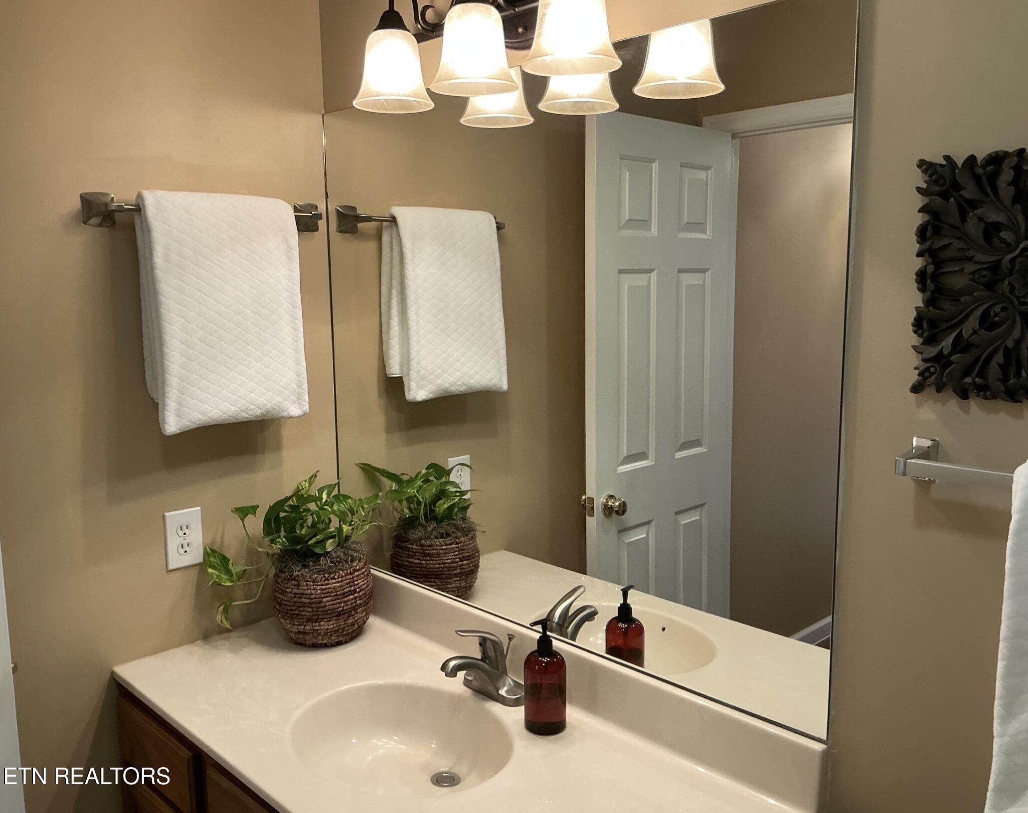 2828 Knob Creek Lane Knoxville TN 37912