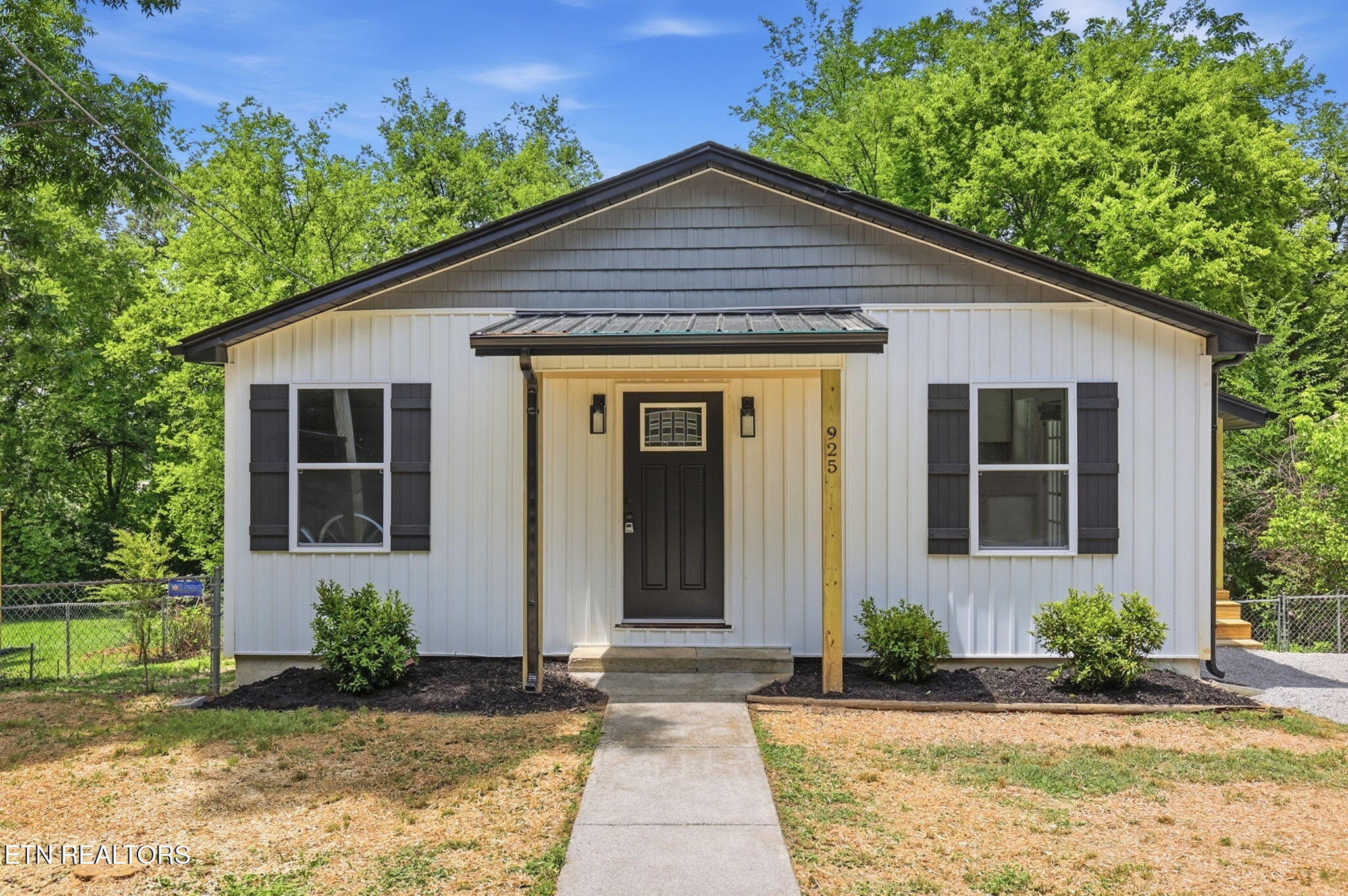 925 Cherokee Street Maryville TN 37804