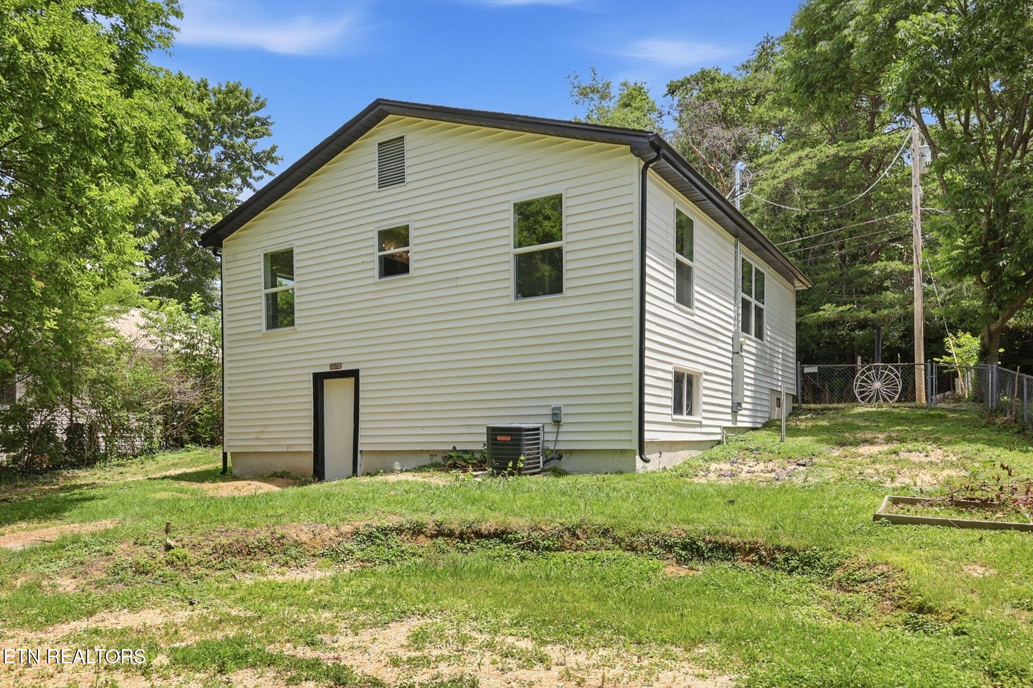 925 Cherokee Street Maryville TN 37804