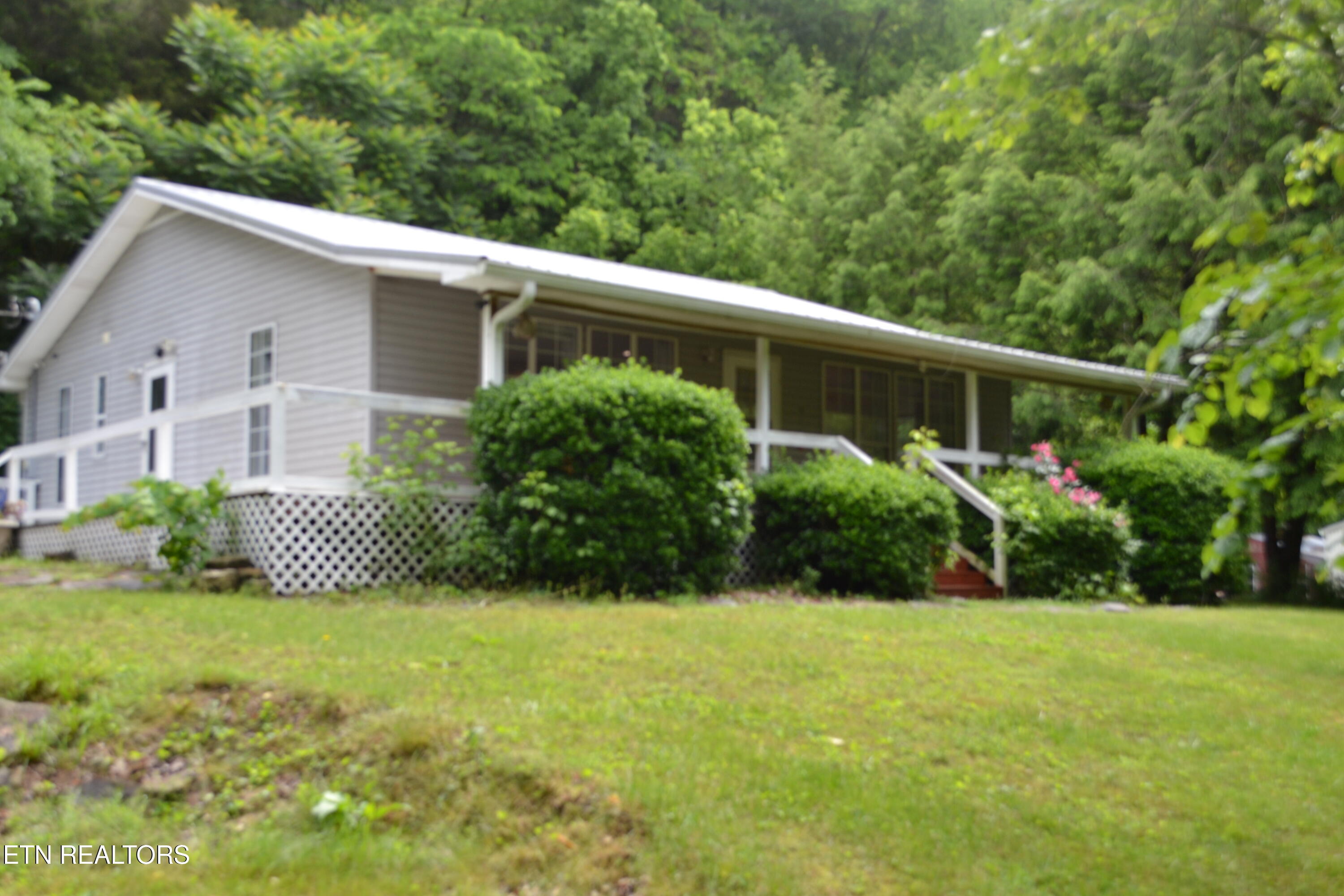 1505 Add Stafford Road Hilham TN 38568