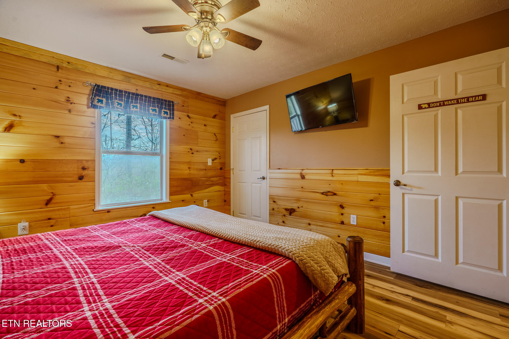 1430 Am King Way Sevierville TN 37876