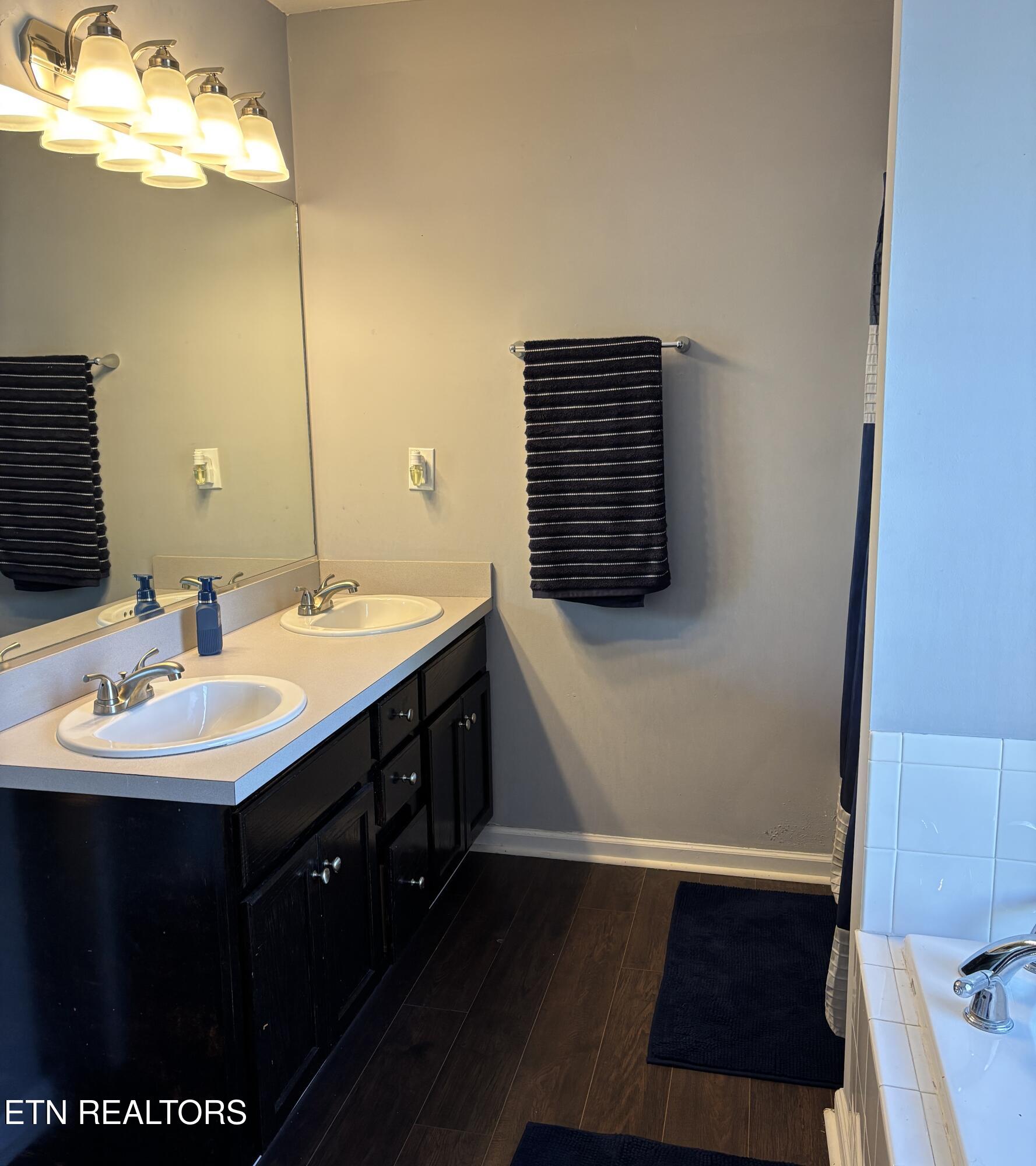 265 Oakwood Estates Drive Lenoir City TN 37772