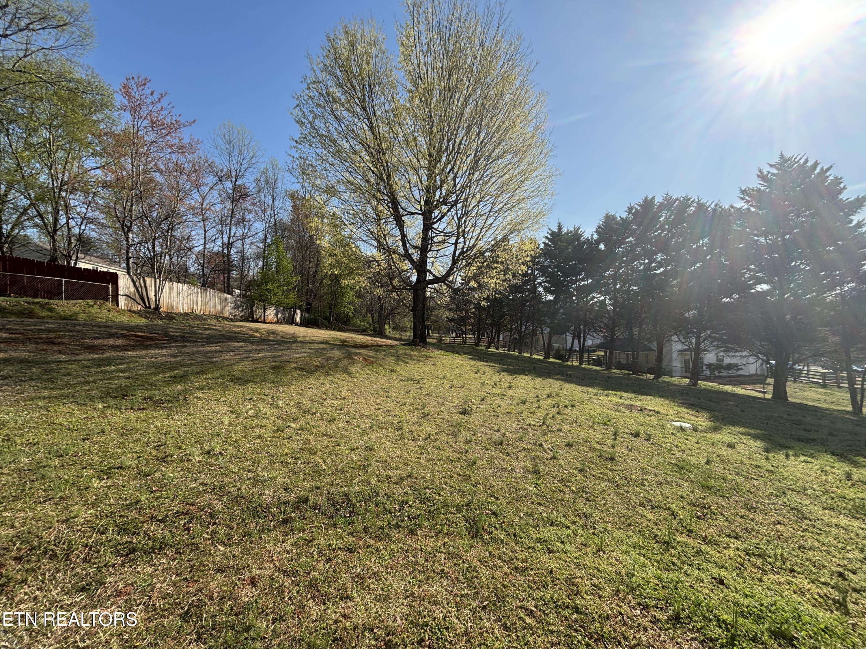 265 Oakwood Estates Drive Lenoir City TN 37772