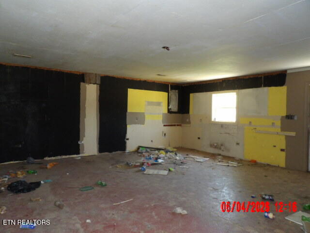 5292 White Oak Road Duff TN 37729