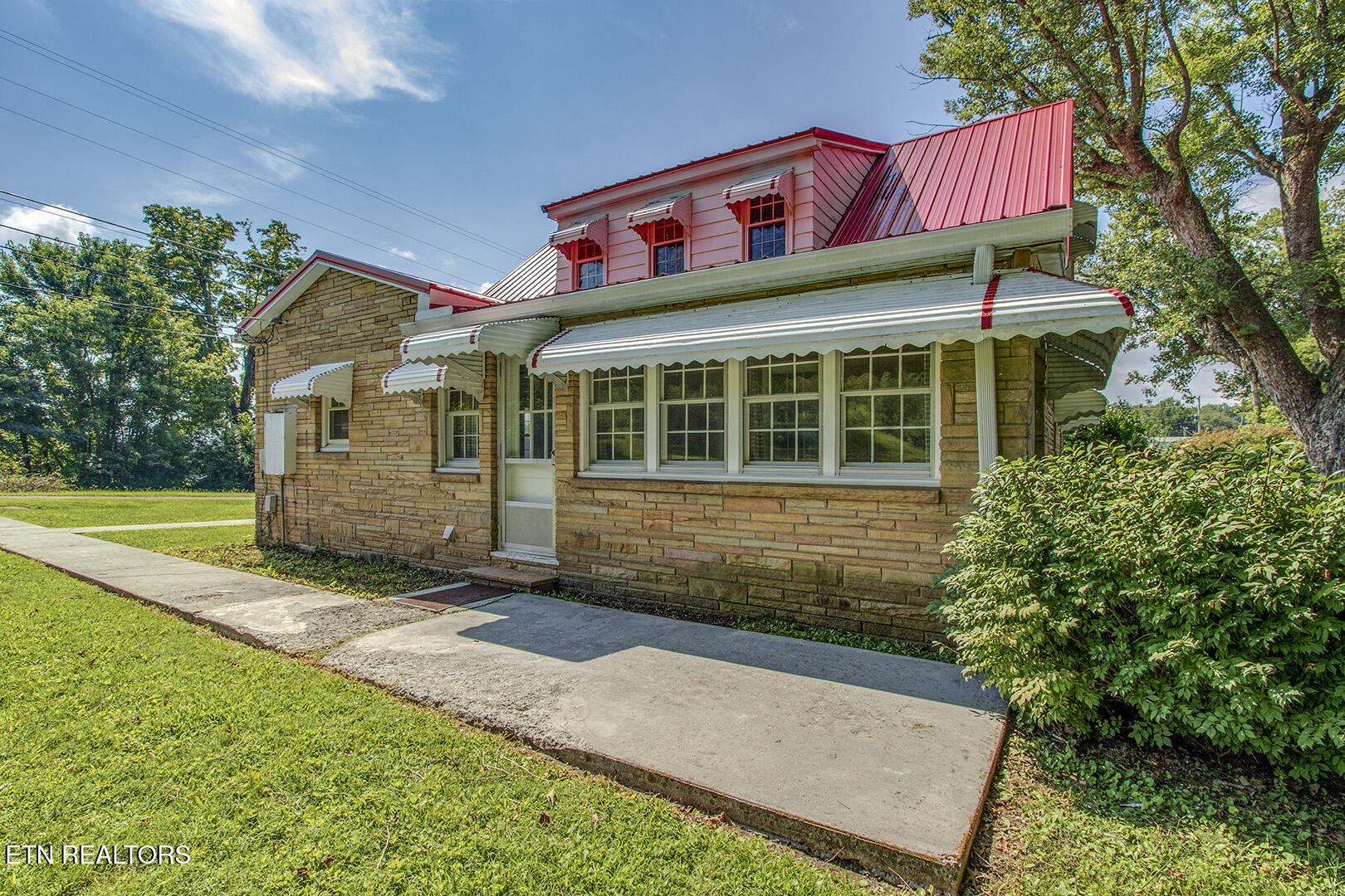 522 Court Street Wartburg TN 37887