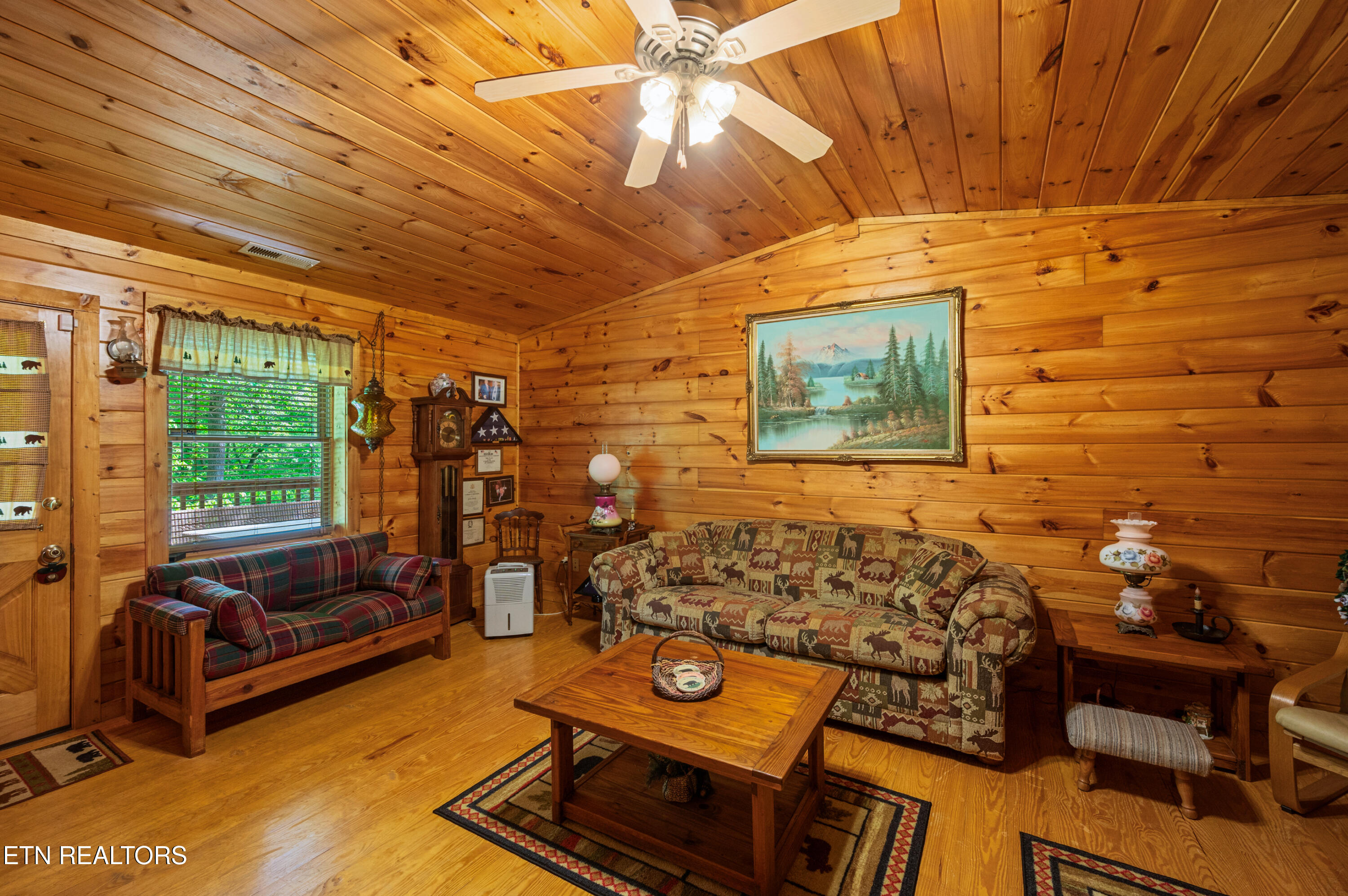 3209 Bear Country Way Pittman Center TN 37738