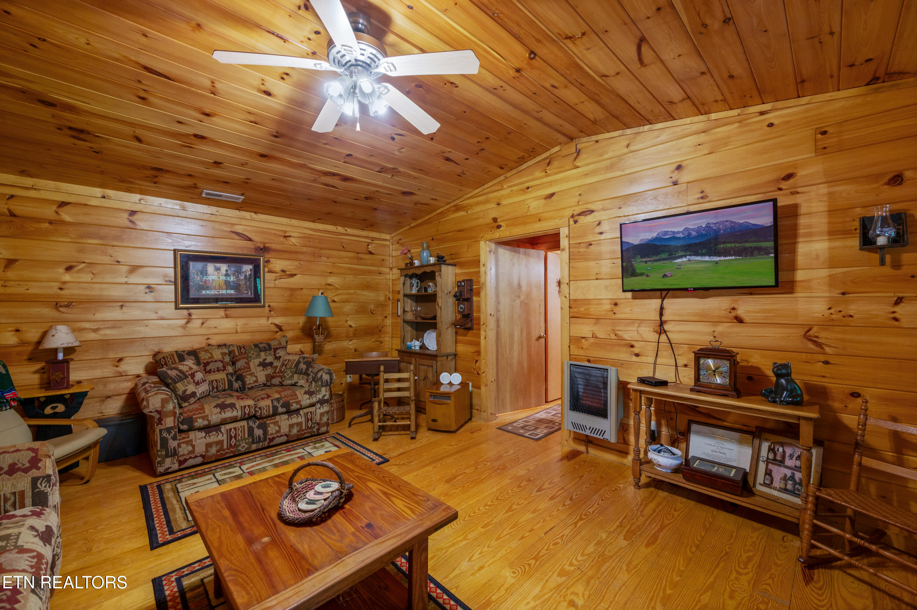 3209 Bear Country Way Pittman Center TN 37738