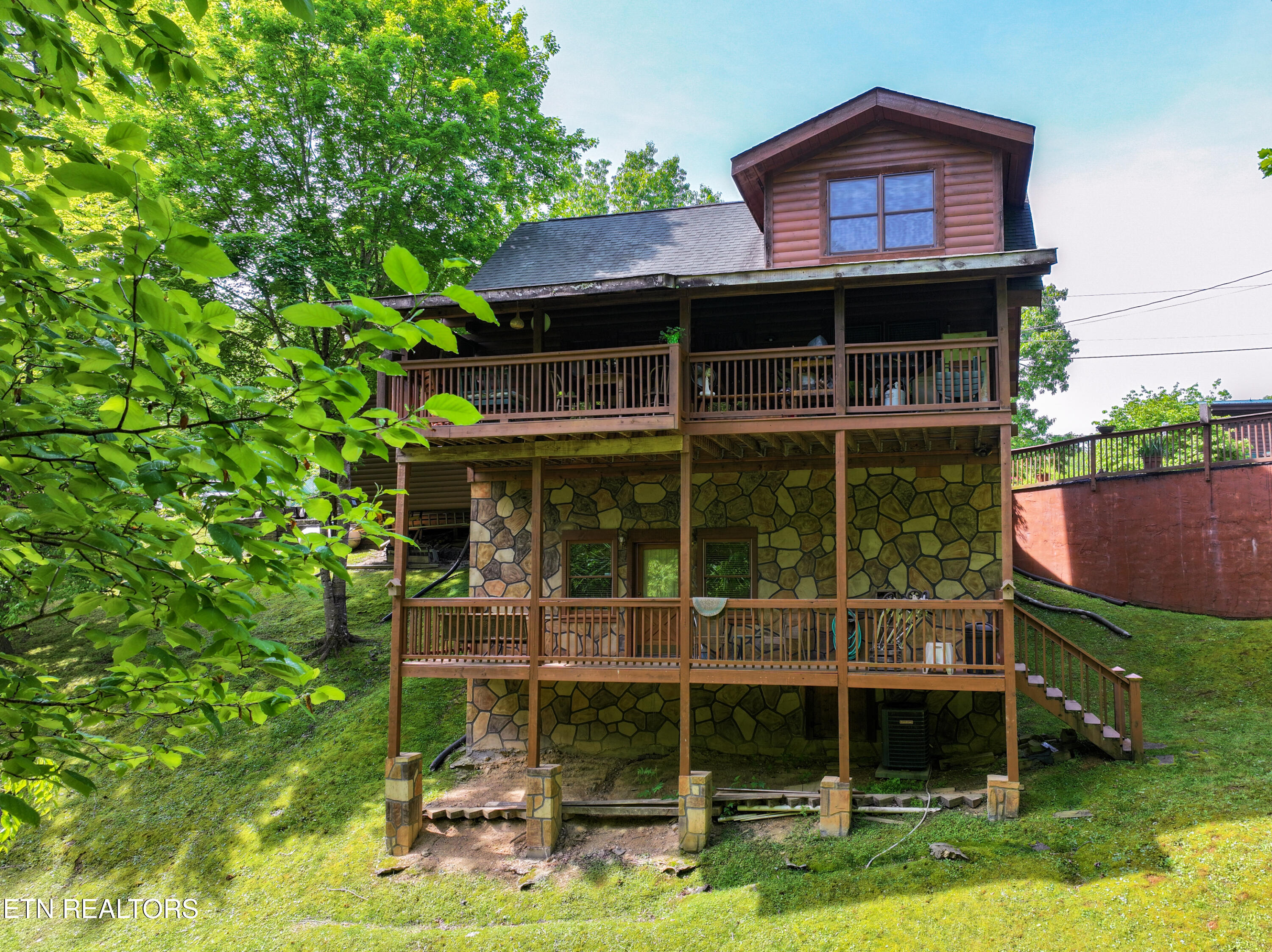 3209 Bear Country Way Pittman Center TN 37738