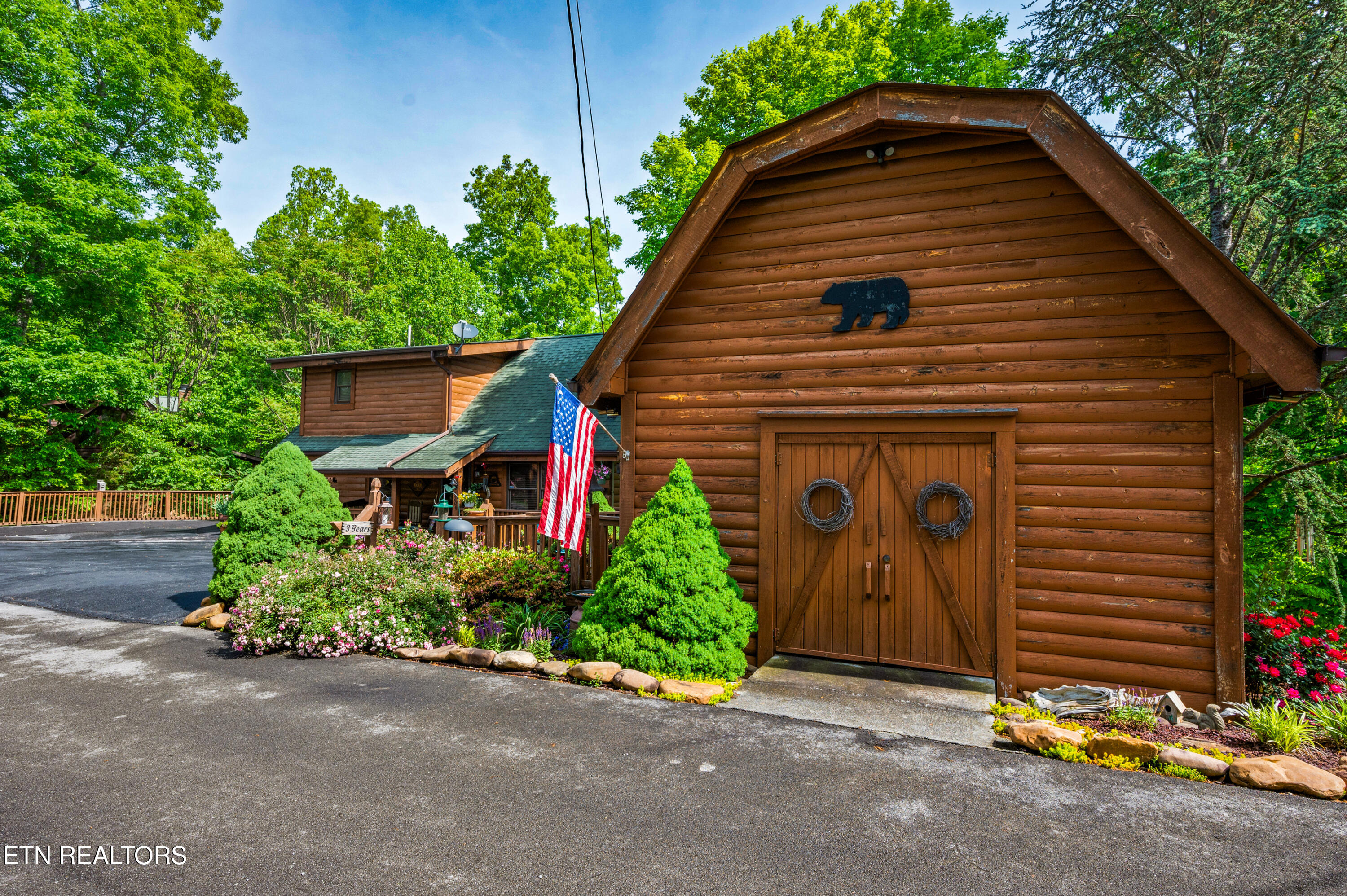 3209 Bear Country Way Pittman Center TN 37738