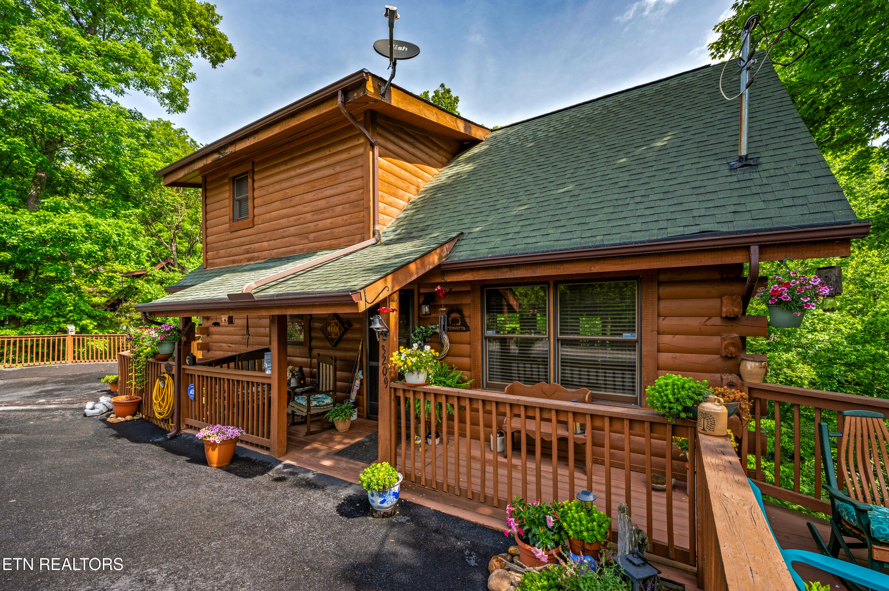 3209 Bear Country Way Pittman Center TN 37738