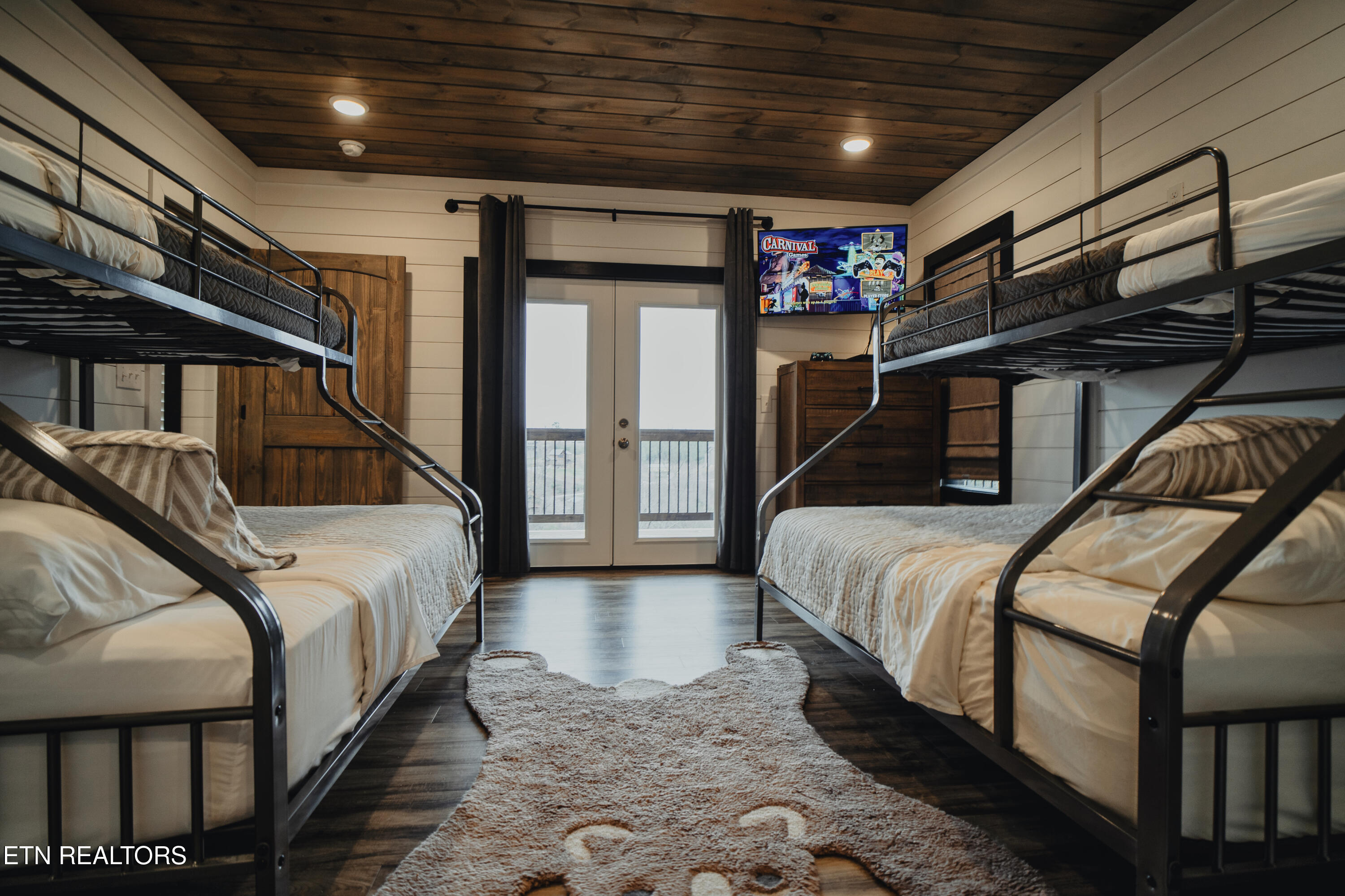 633 Pinecrest Drive Gatlinburg TN 37738