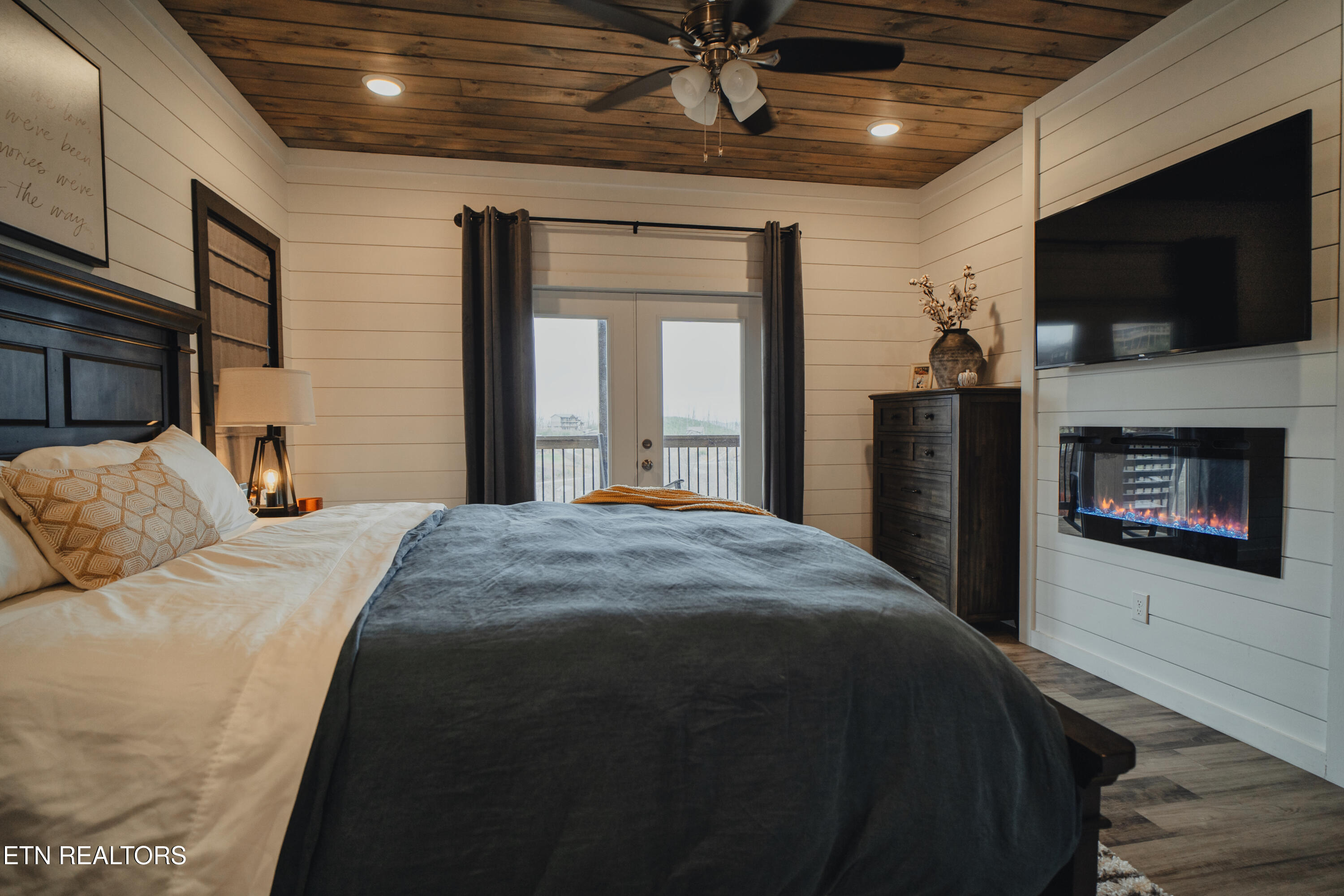633 Pinecrest Drive Gatlinburg TN 37738
