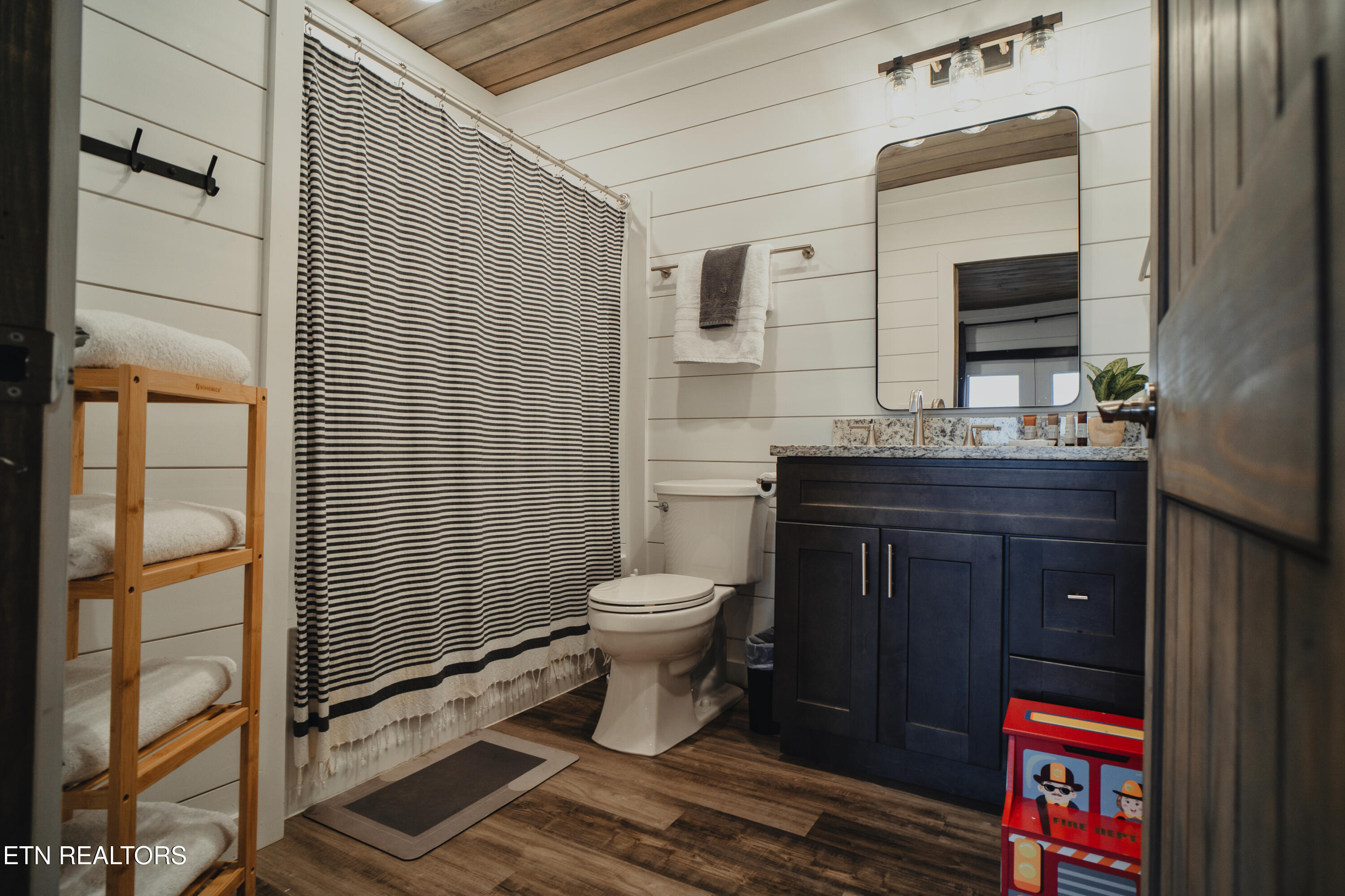 633 Pinecrest Drive Gatlinburg TN 37738