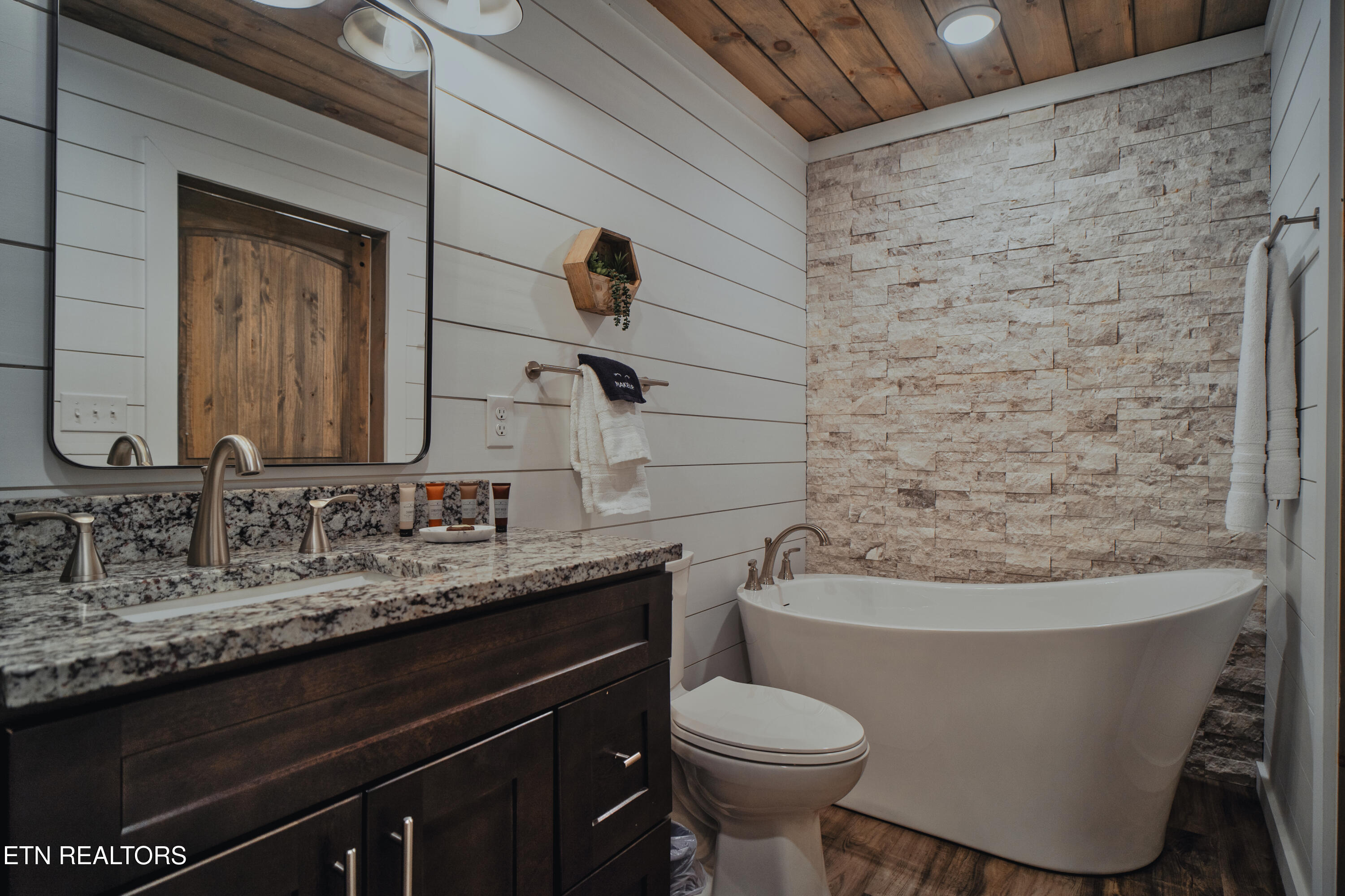 633 Pinecrest Drive Gatlinburg TN 37738