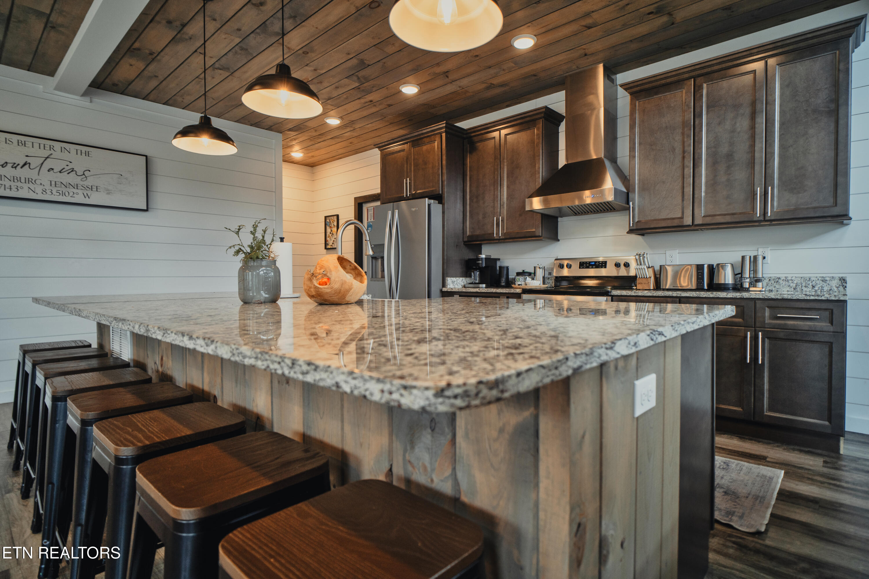 633 Pinecrest Drive Gatlinburg TN 37738