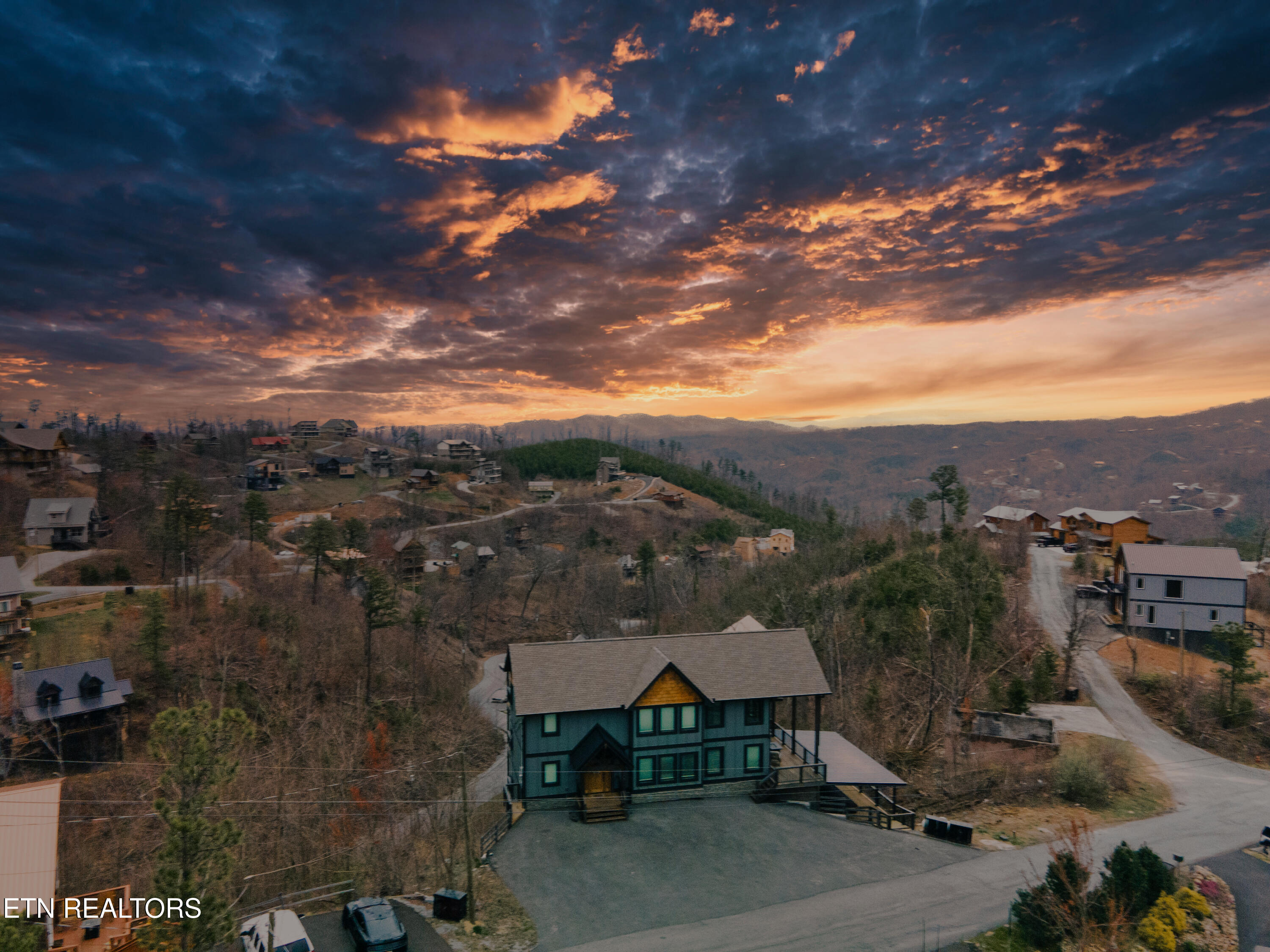 633 Pinecrest Drive Gatlinburg TN 37738