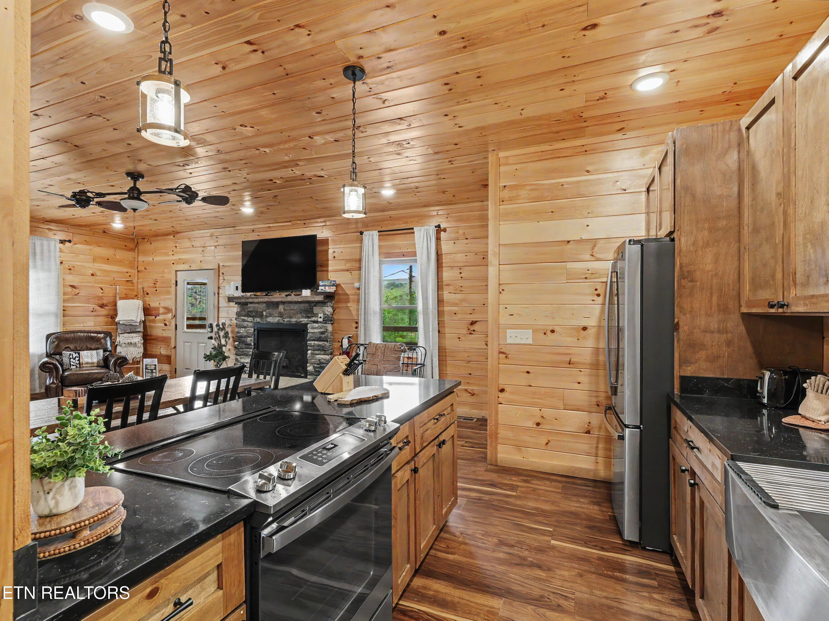 856 & 862 Crest View Drive Gatlinburg TN 37738