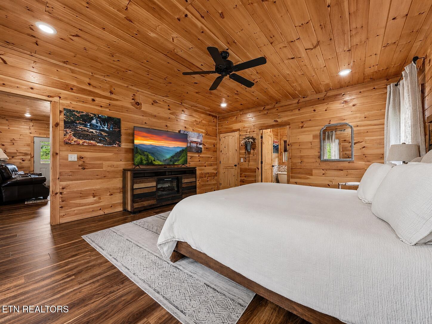 856 & 862 Crest View Drive Gatlinburg TN 37738