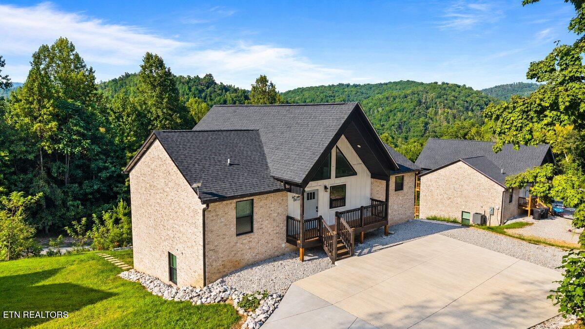 133 Pool Drive Lafollette TN 37766