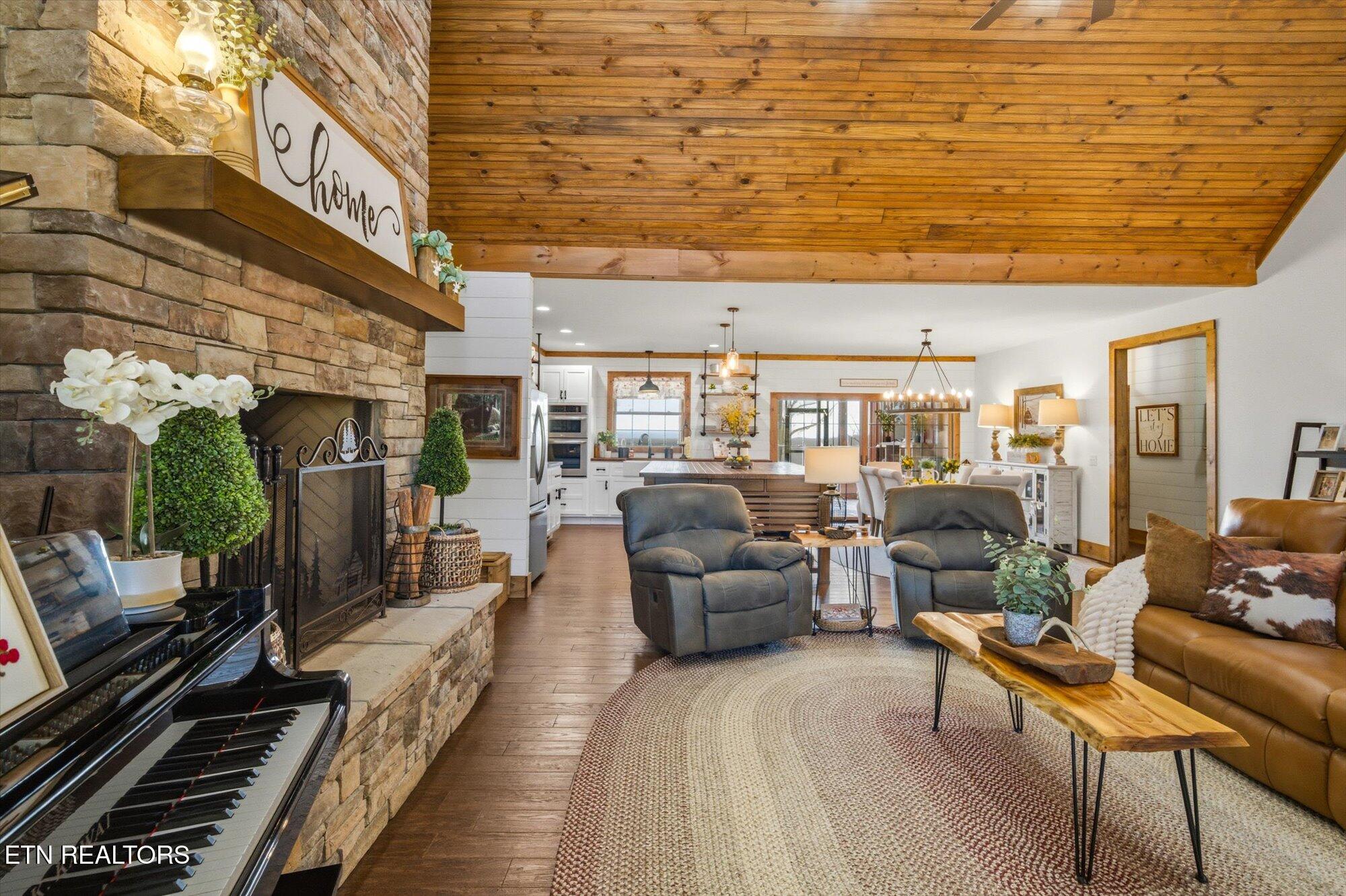 201 Reserve Point Kingston TN 37763