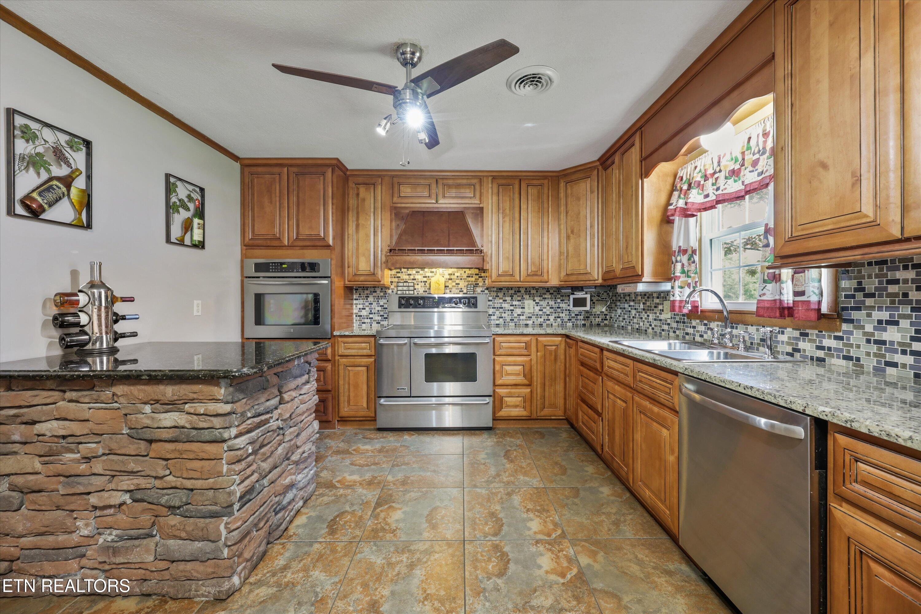 18165 E Highway 11 Lenoir City TN 37772